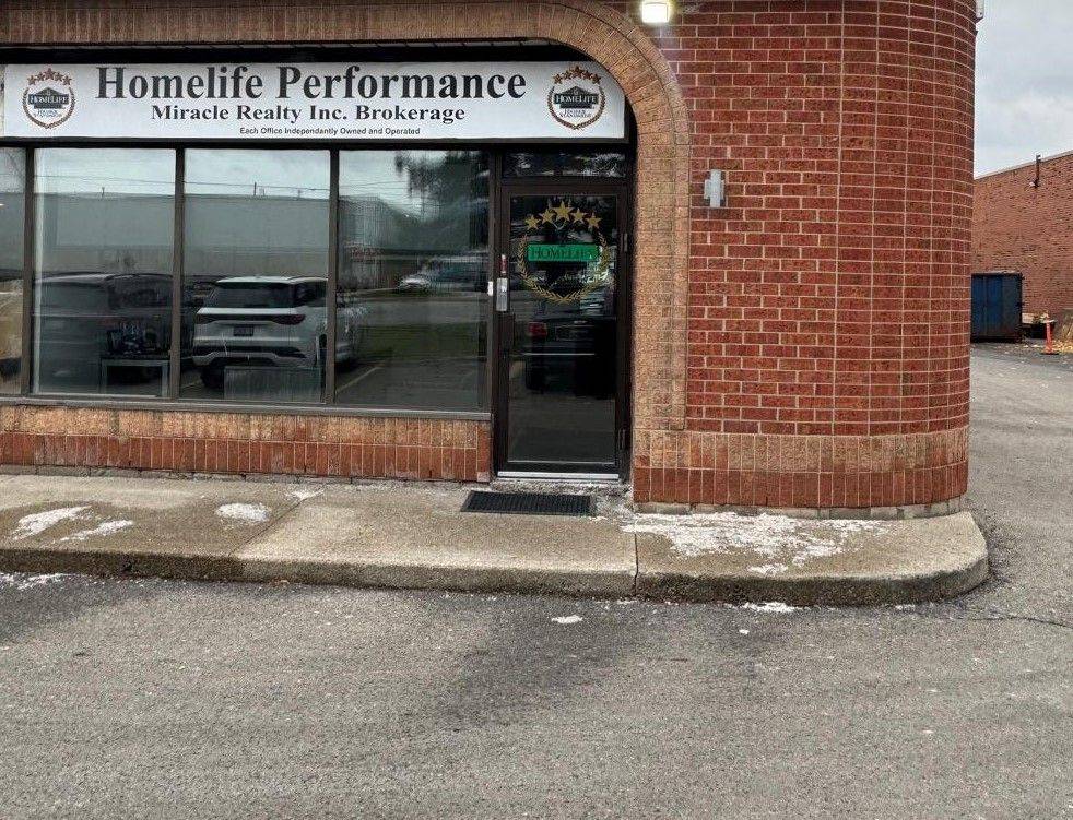 Mississauga, ON L5T 1Y7,6985 Davand DR #17