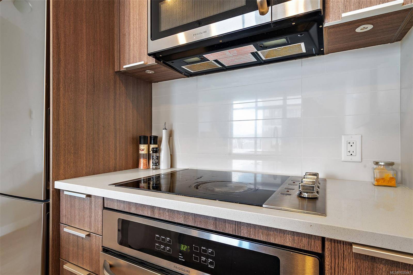 Victoria, BC V8W 0C8,728 Yates St #610