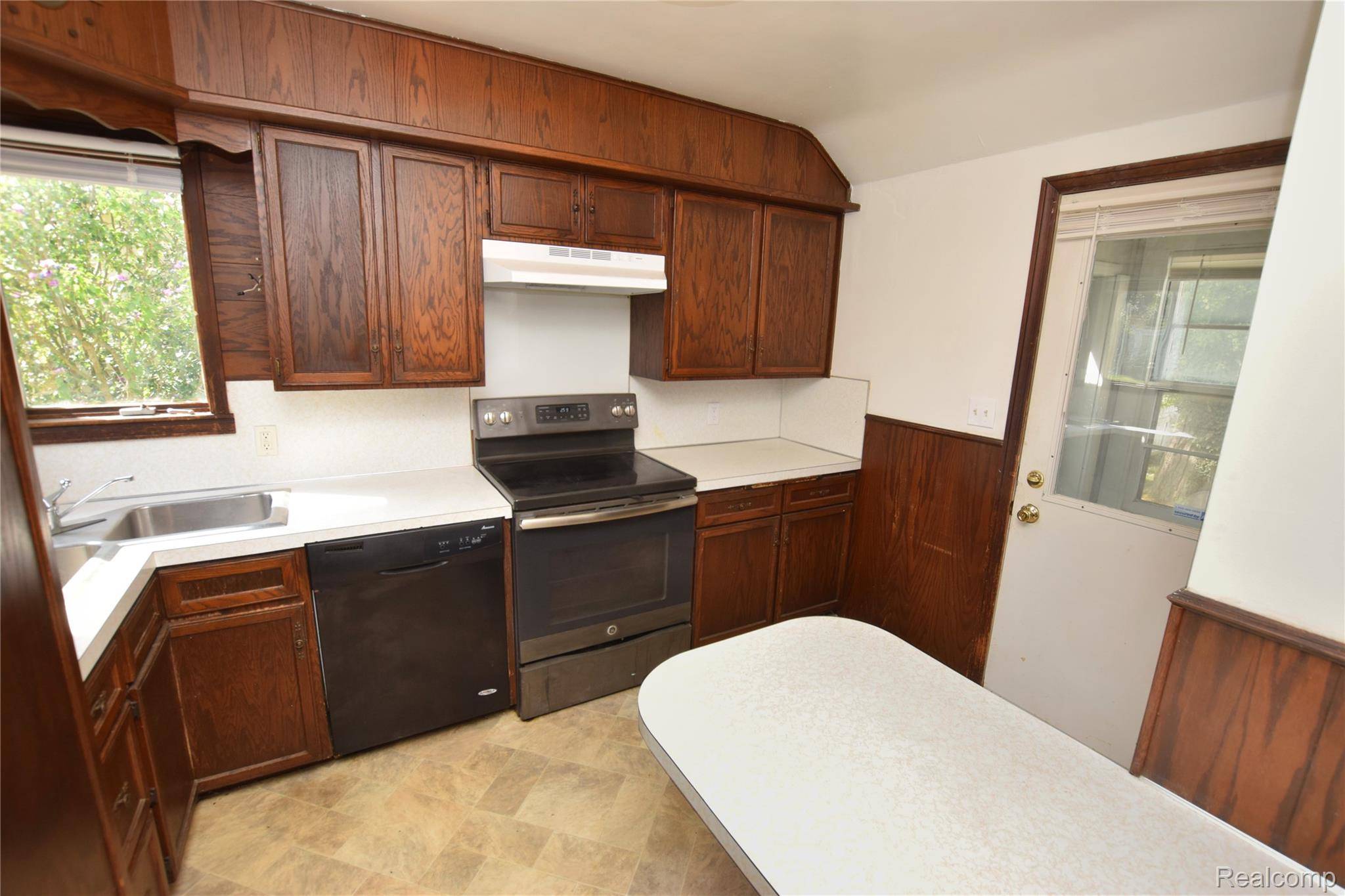 Flint, MI 48503,2131 Windemere AVE