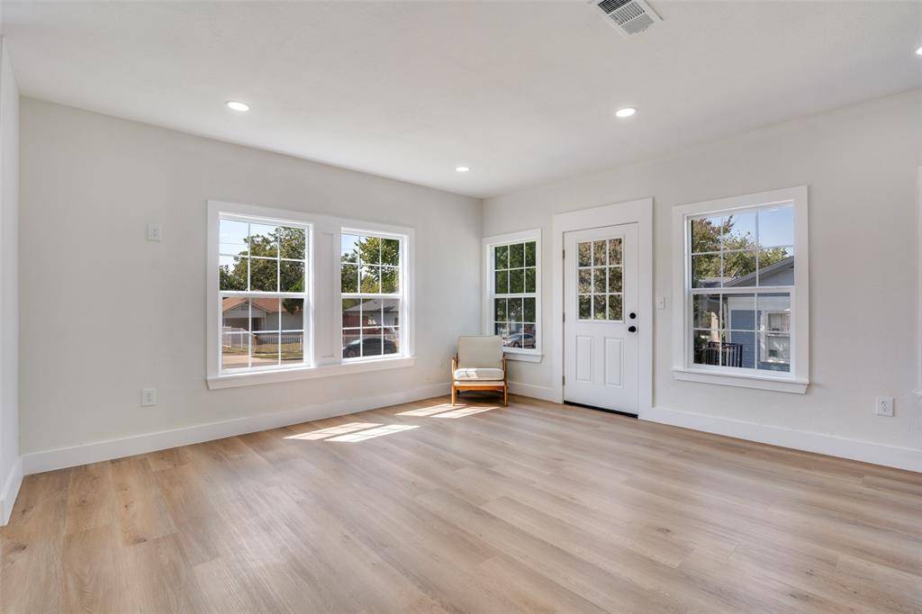 Dallas, TX 75223,718 Grandview Avenue