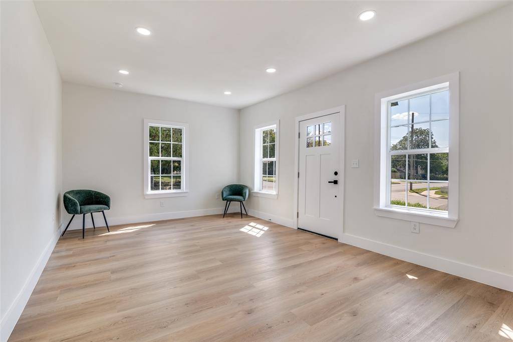 Dallas, TX 75223,718 Grandview Avenue