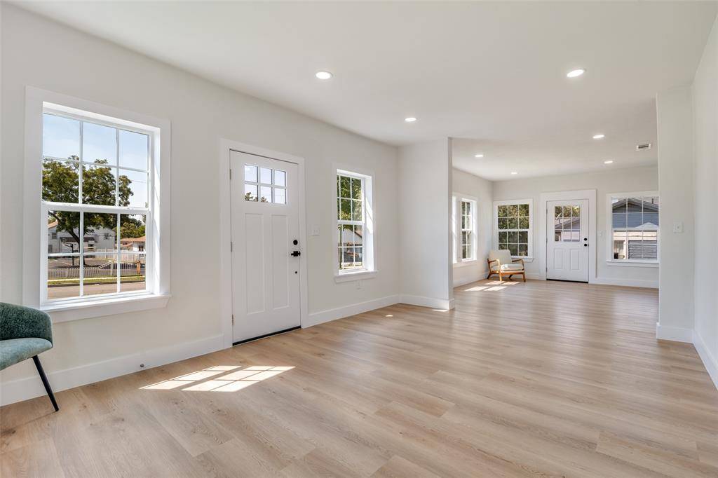 Dallas, TX 75223,718 Grandview Avenue