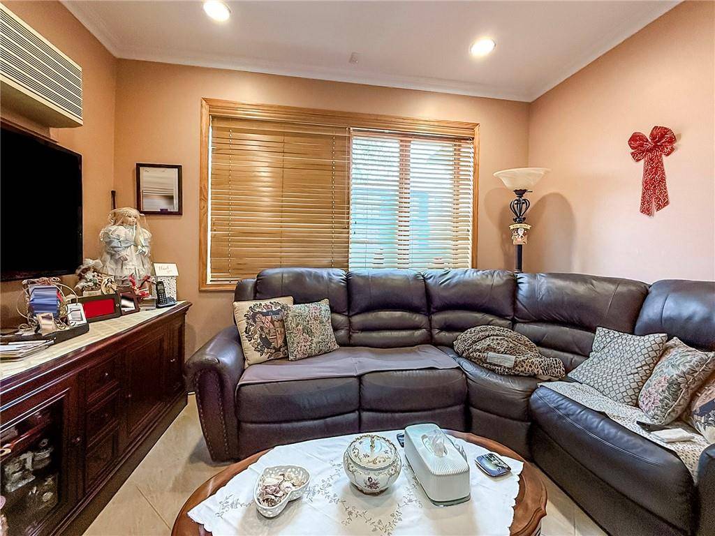 Brooklyn, NY 11223,480 Van Sicklen ST