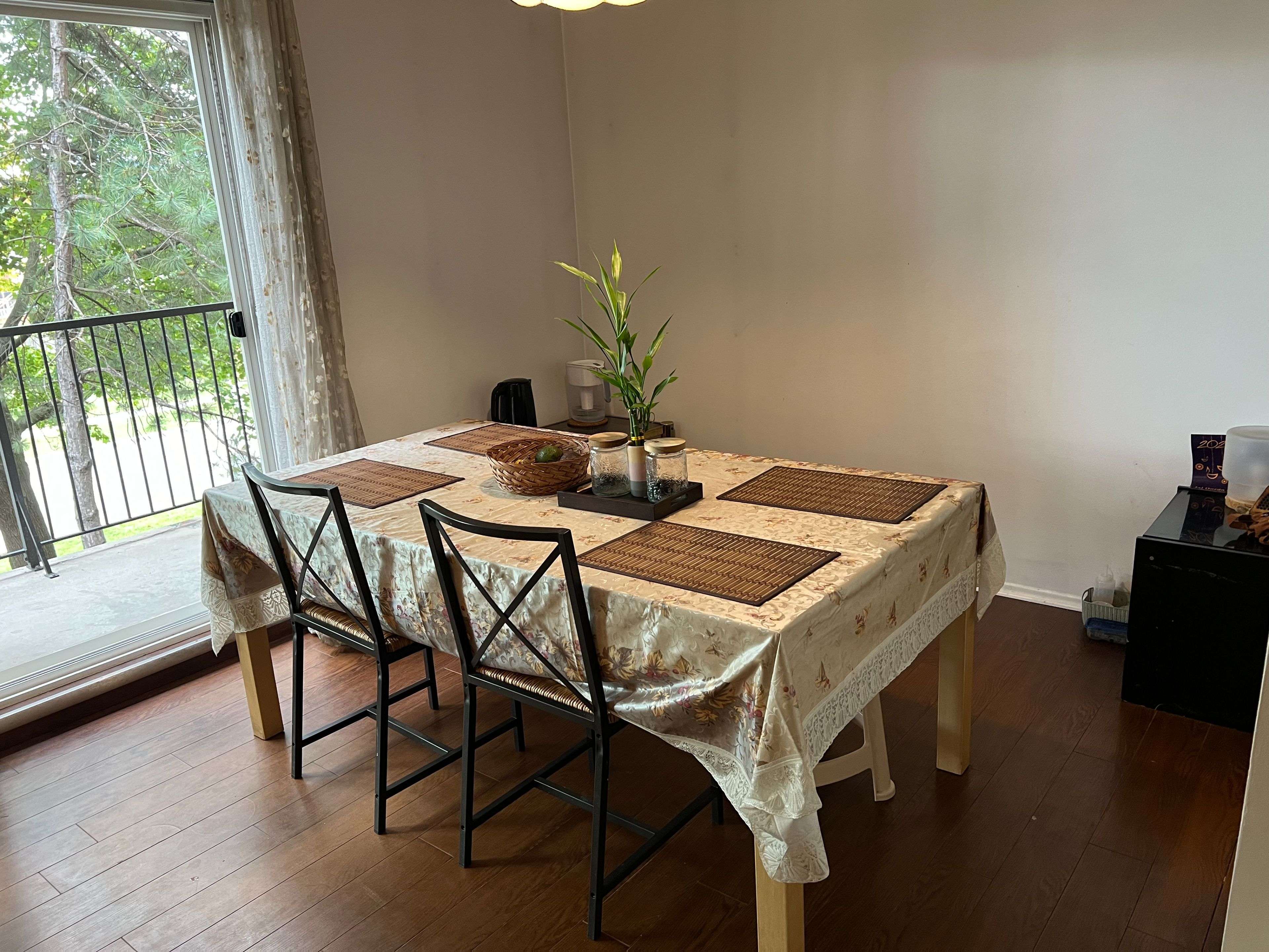 Toronto C15, ON M2J 4T7,165 Cherokee BLVD #128