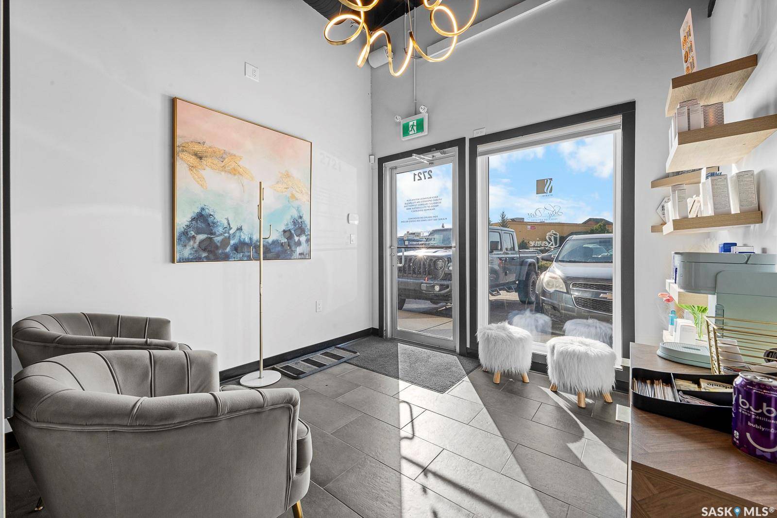 Regina, SK S4V 3B7,2721 QUANCE STREET E