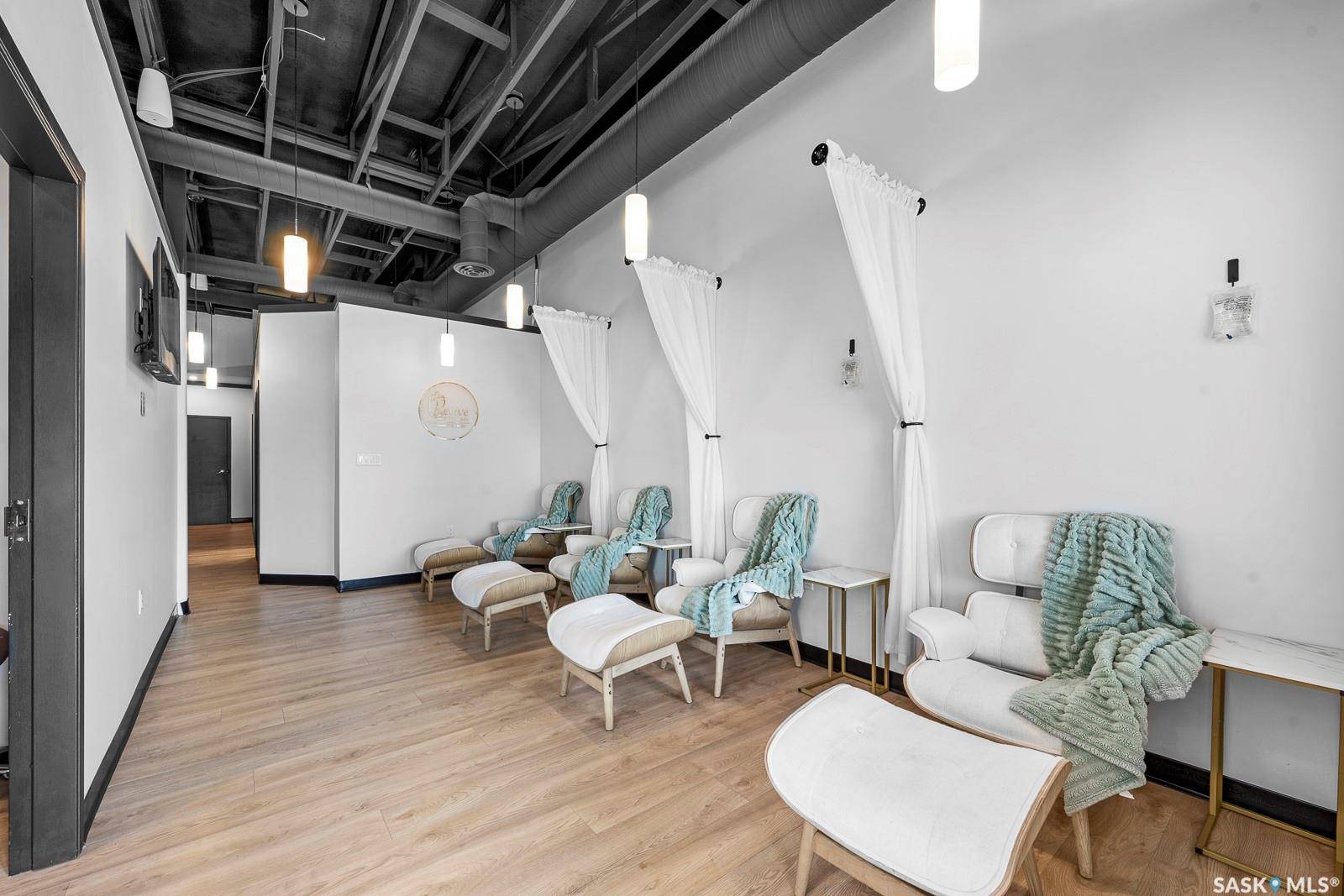 Regina, SK S4V 3B7,2721 QUANCE STREET E