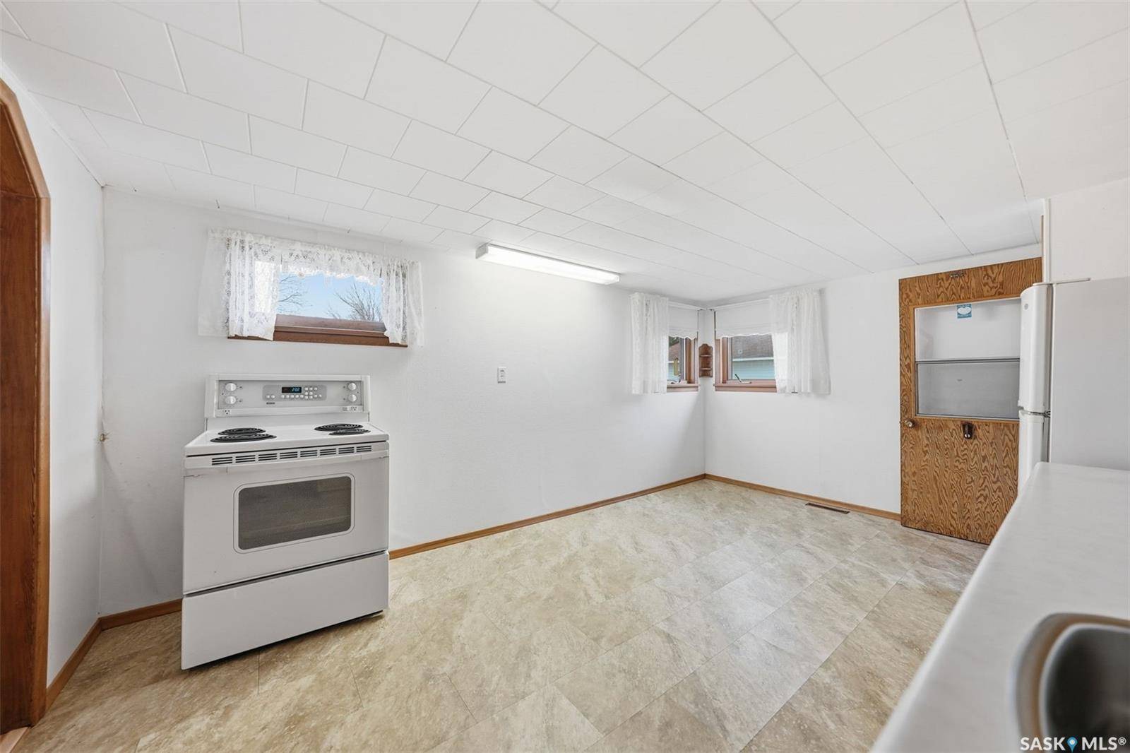 Imperial, SK S0G 2J0,624 Saskatchewan AVENUE