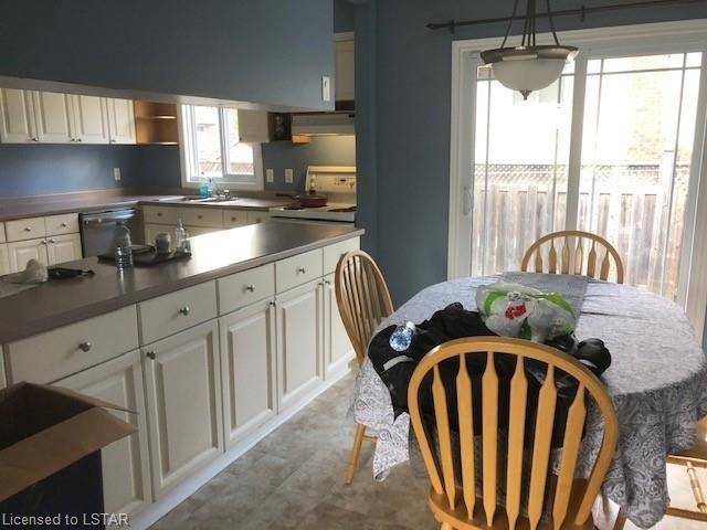 London North, ON N6G 3E9,33 Winding Way CRES