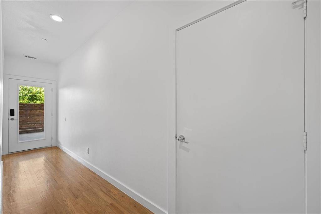 Dallas, TX 75206,1715 Bennett Avenue #105