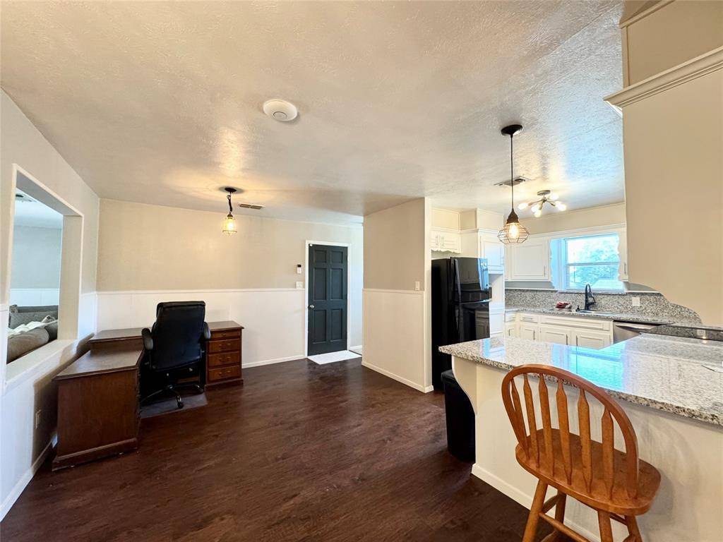 Bedford, TX 76022,901 Gregory Avenue