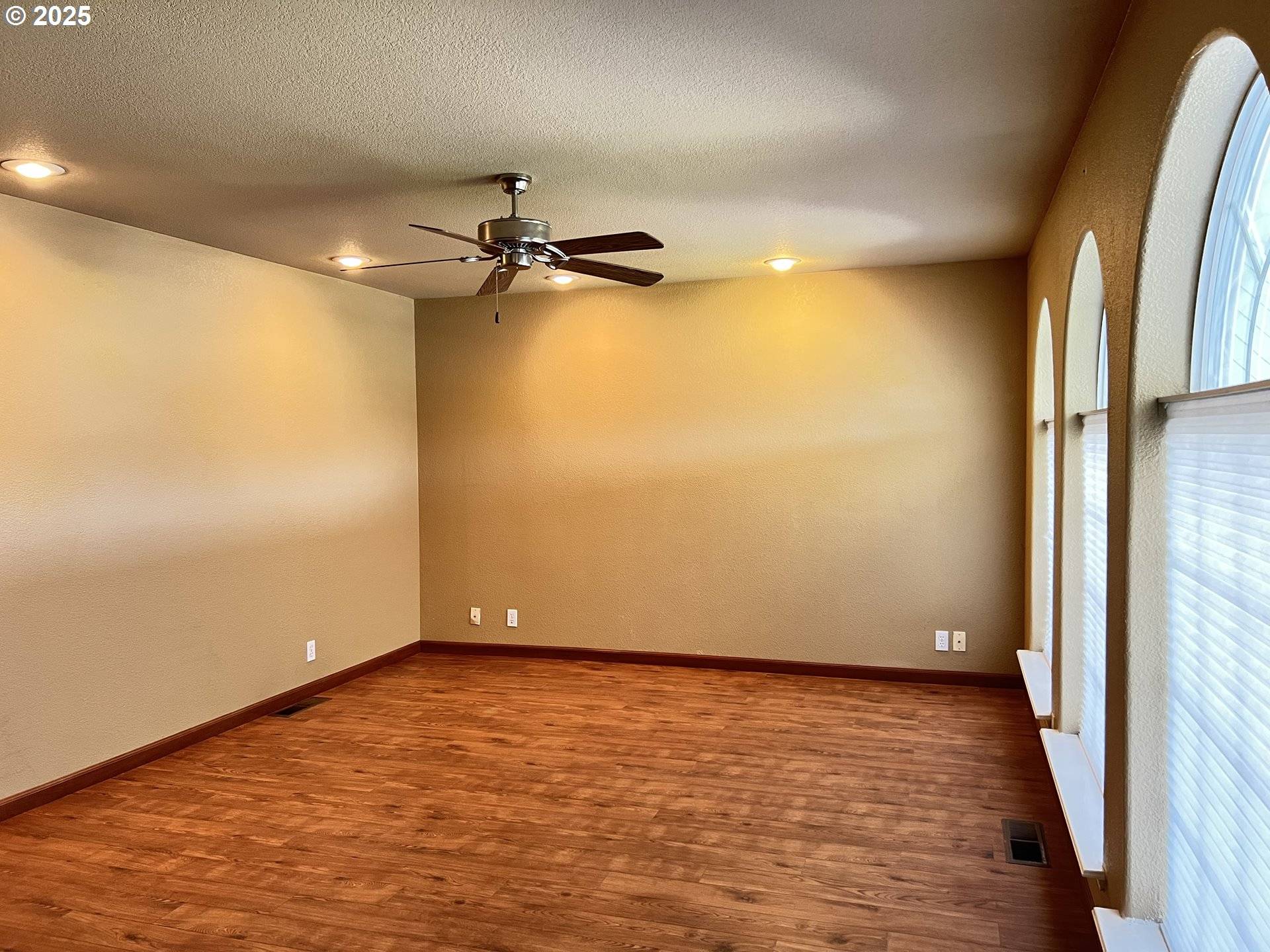 Hermiston, OR 97838,790 W DIVISION AVE