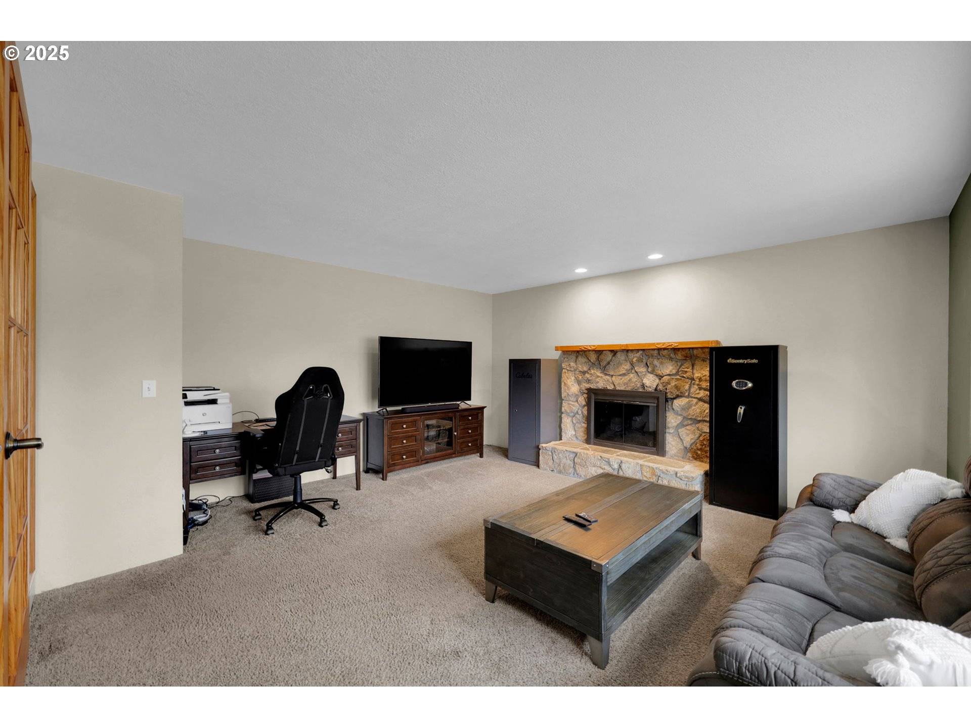 Springfield, OR 97478,482 LAKSONEN LOOP