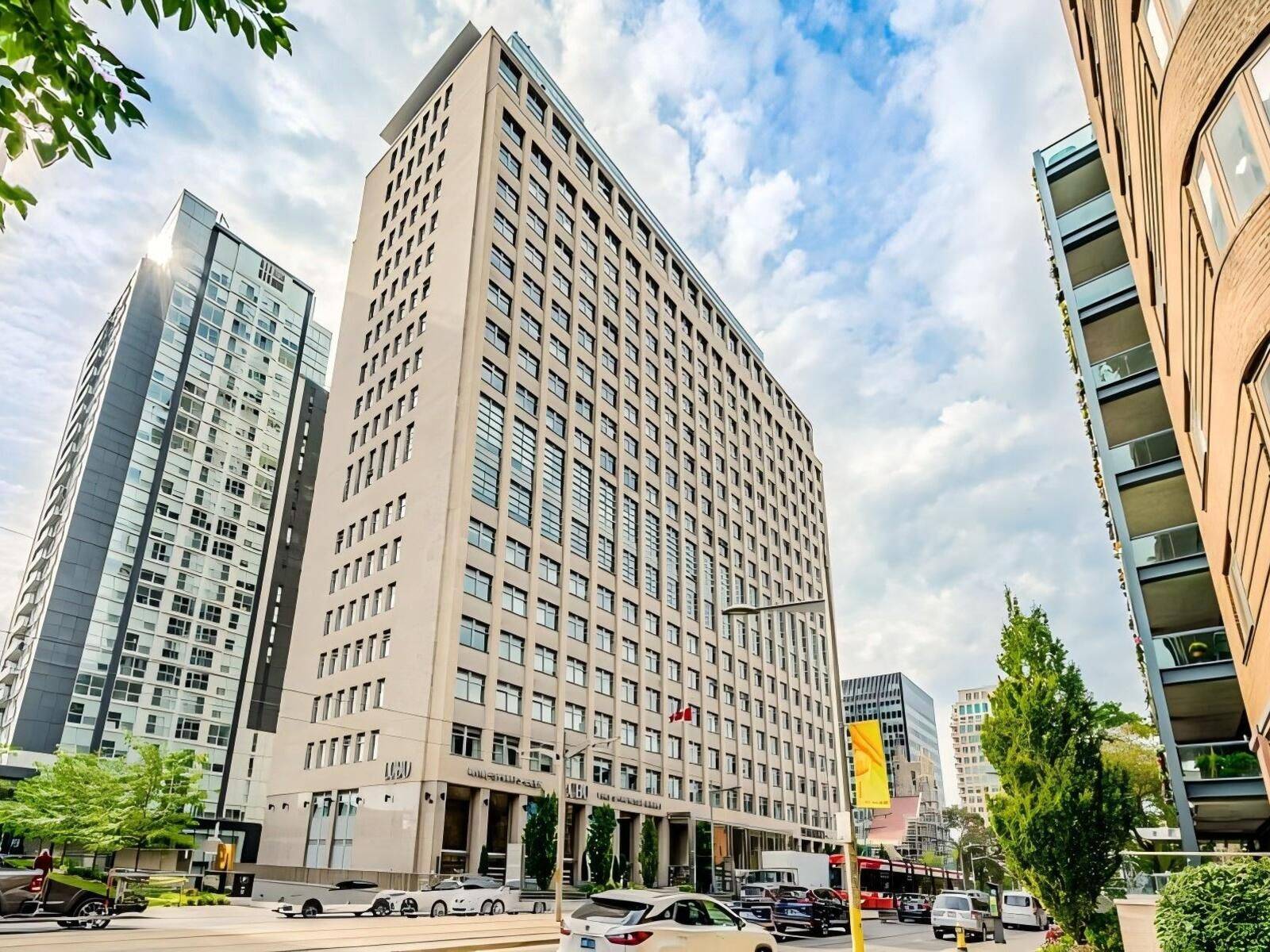 Toronto C02, ON M4V 1N5,111 St Clair AVE W #419