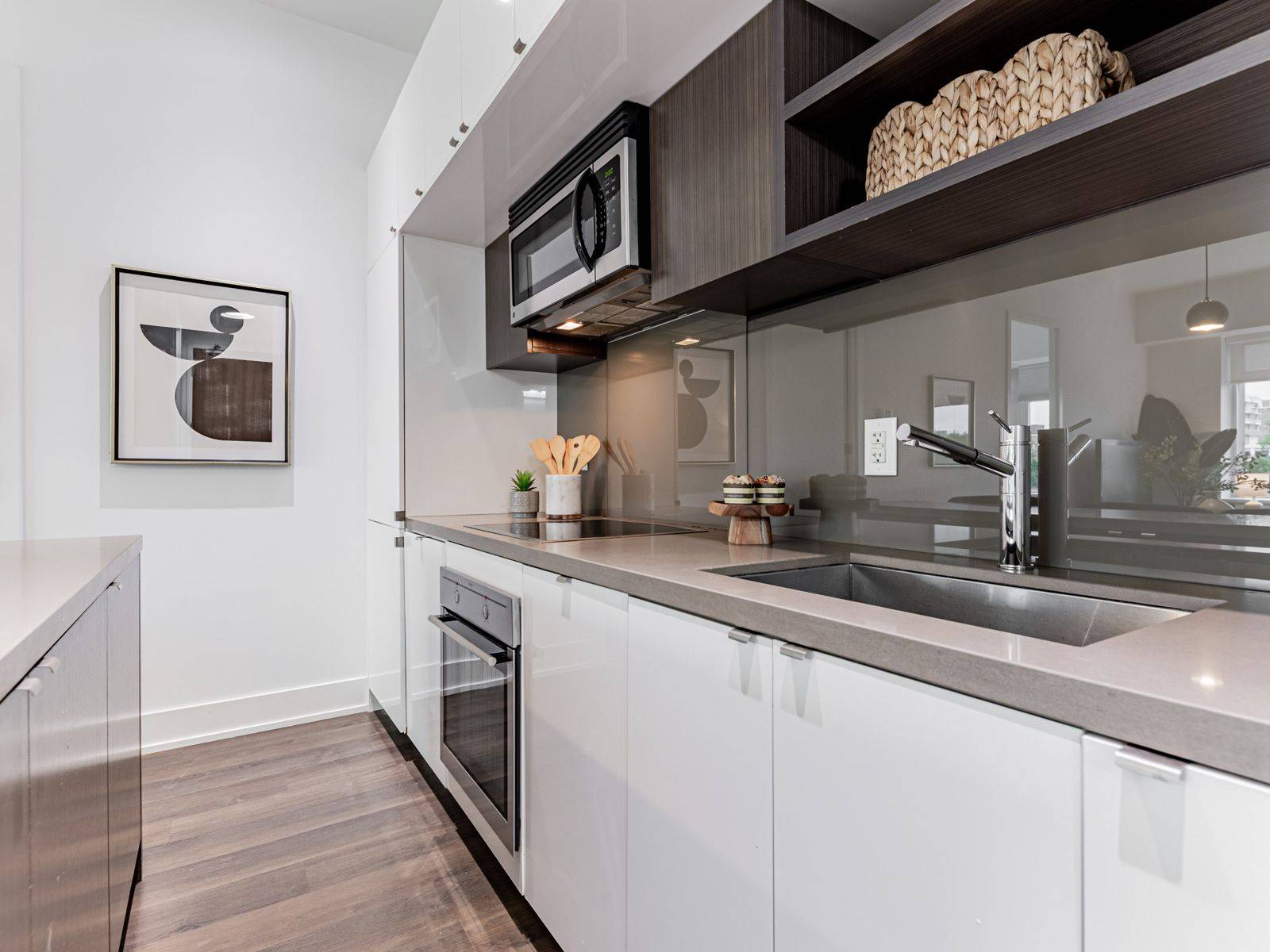 Toronto C02, ON M4V 1N5,111 St Clair AVE W #419