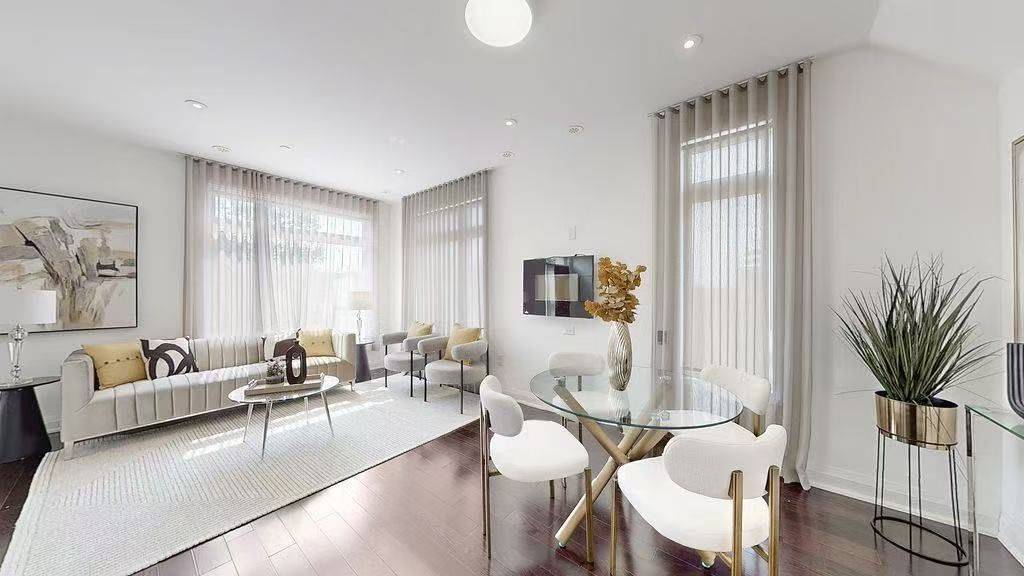 Mississauga, ON L5B 0K2,4080 Parkside Village DR #7