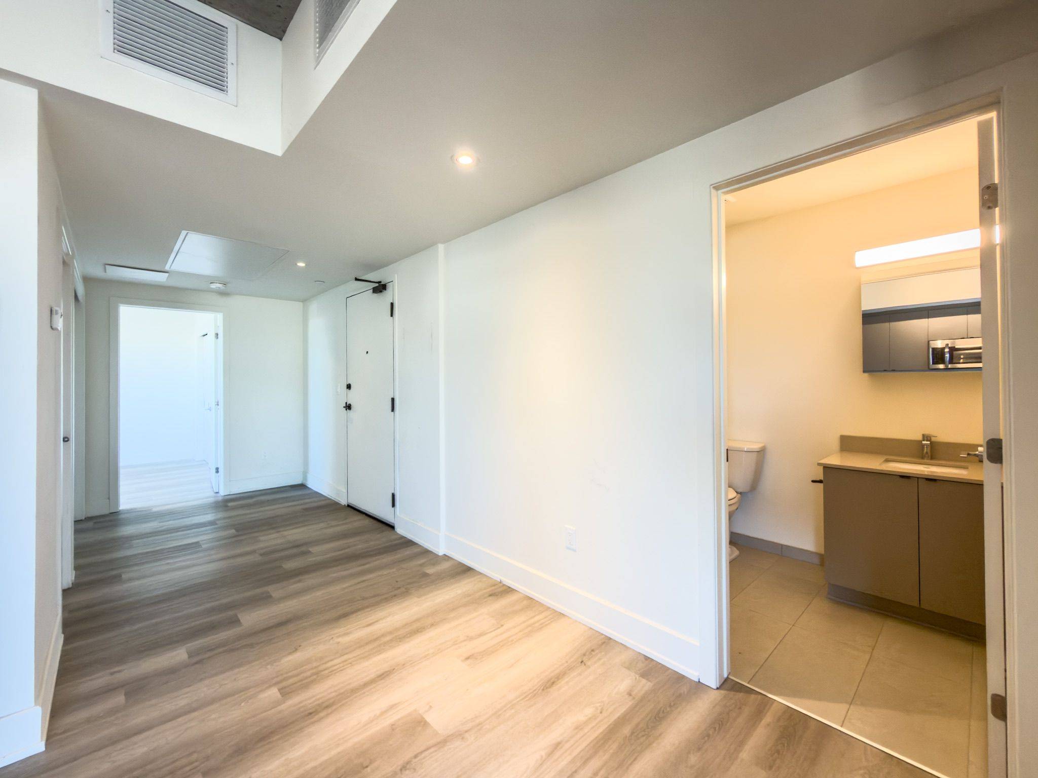 West Centre Town, ON K1R 6P9,770 Somerset ST W #708