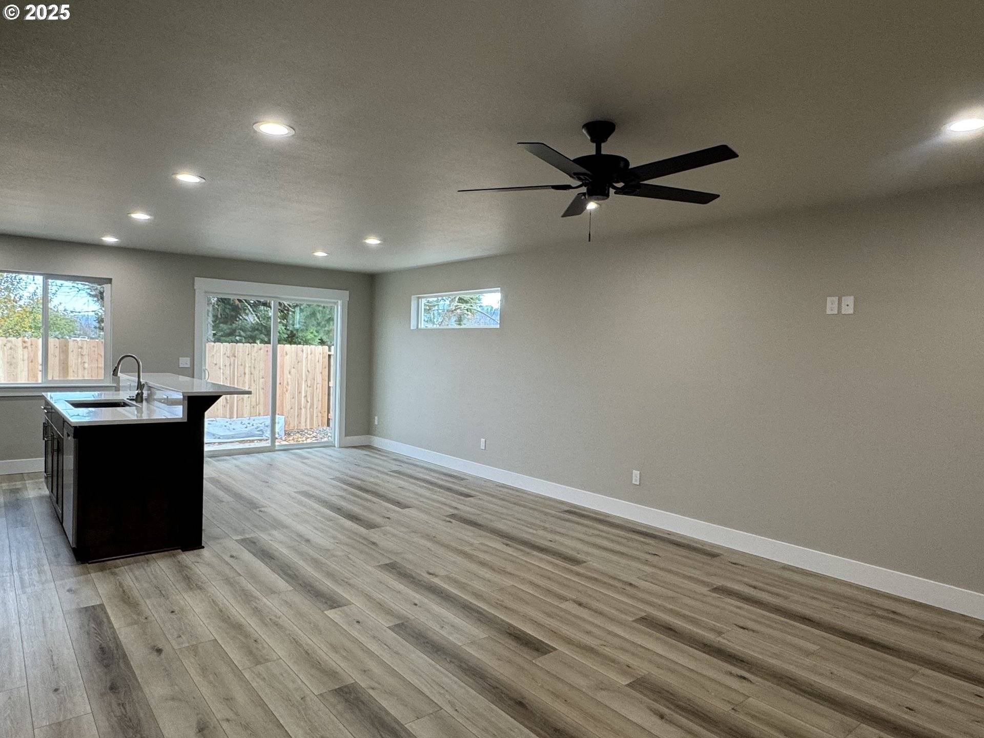 Sutherlin, OR 97479,220 MILLER ST