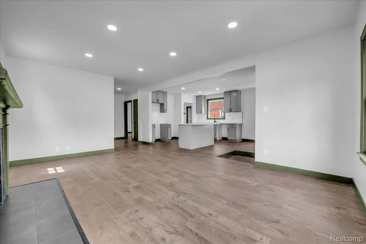 Detroit, MI 48227,15455 Lindsay St