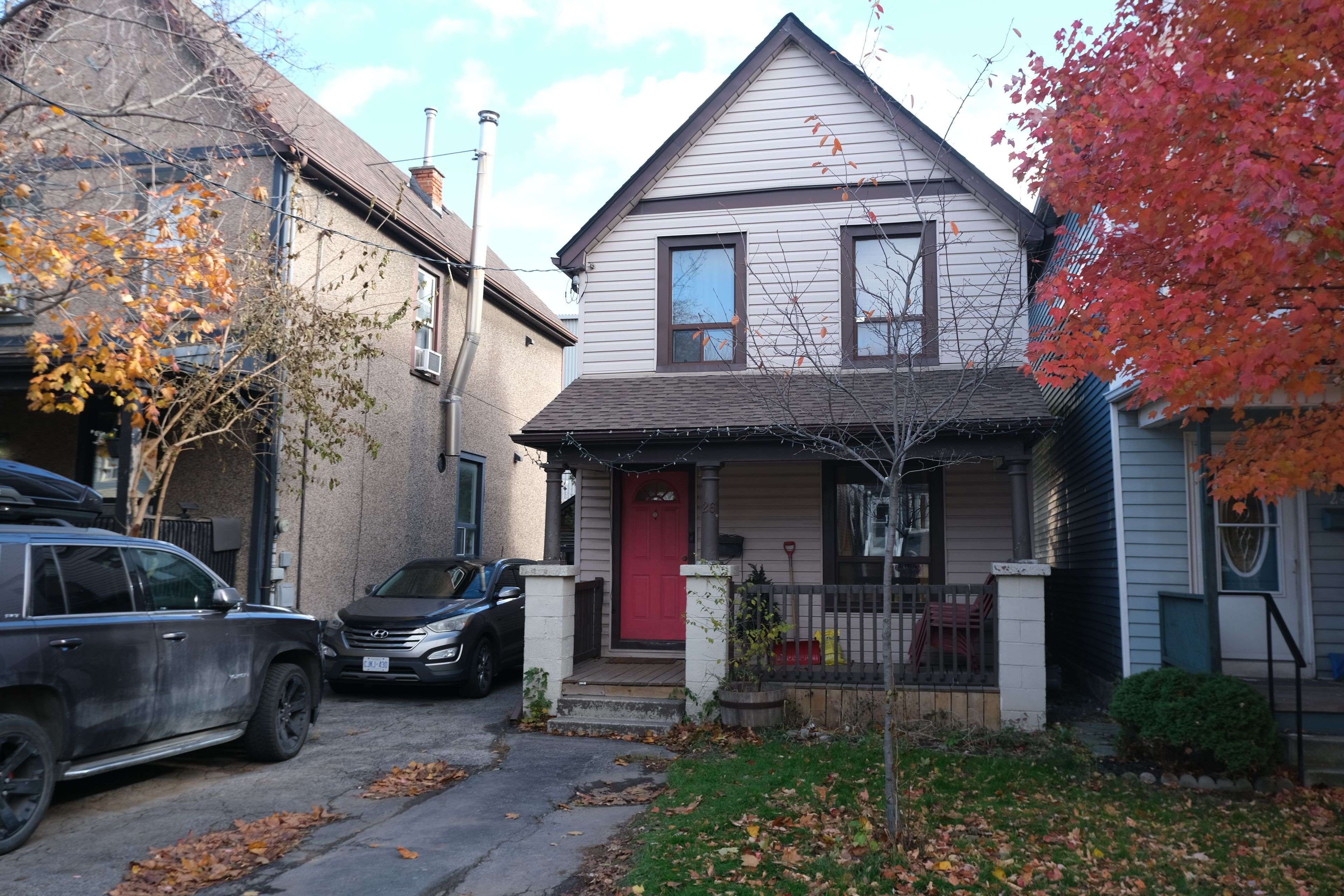 Hamilton, ON L8L 6A2,26 Niagara ST