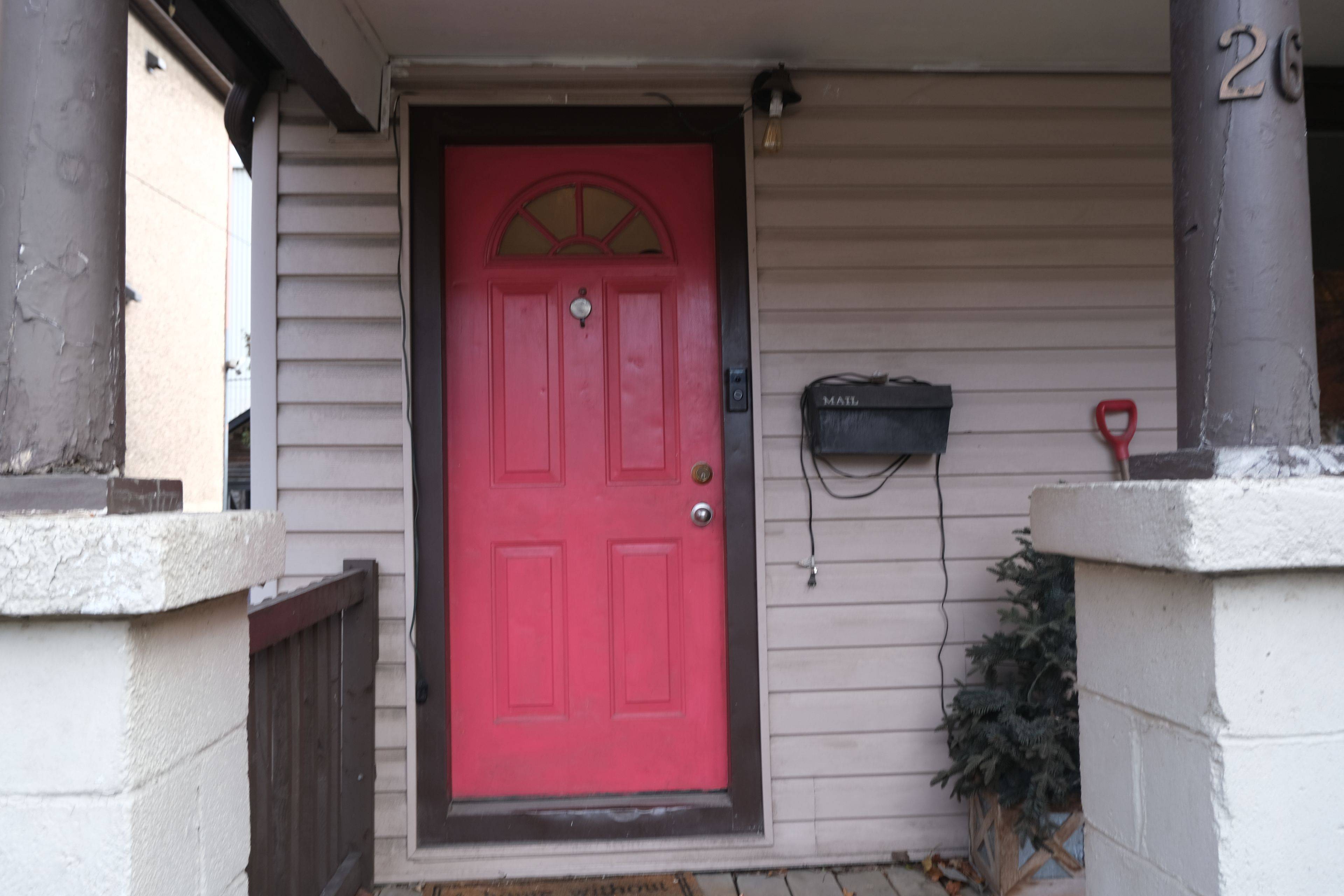 Hamilton, ON L8L 6A2,26 Niagara ST