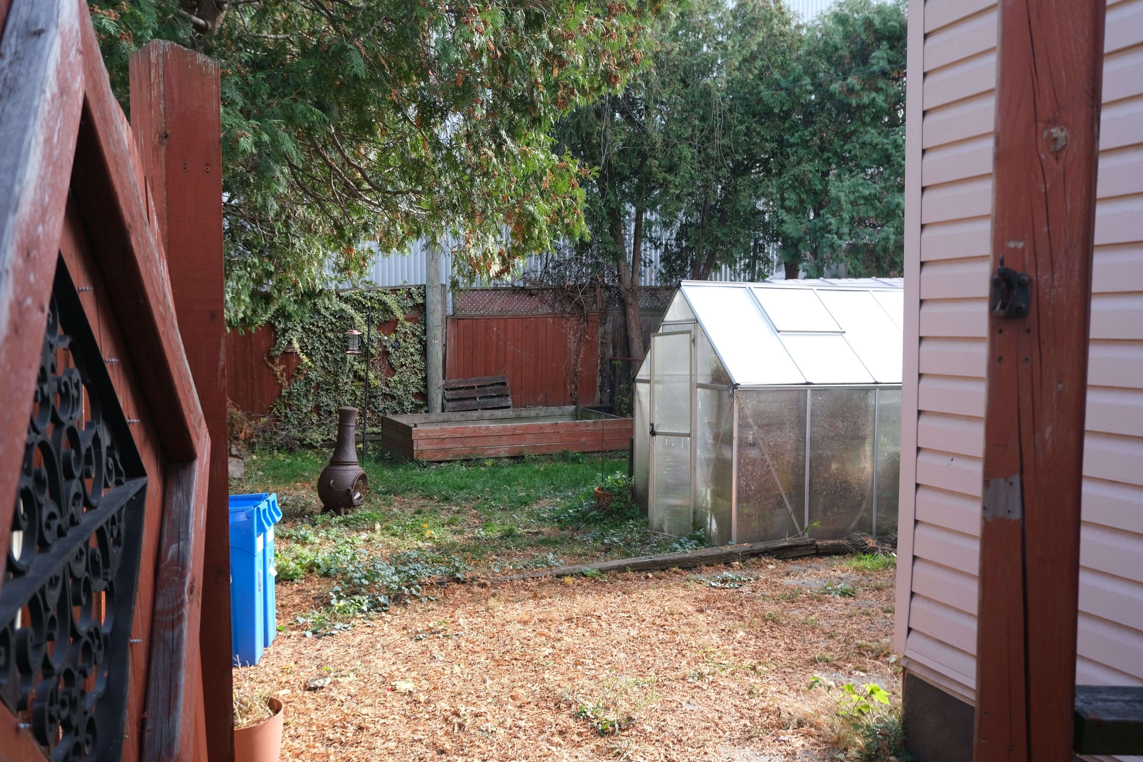 Hamilton, ON L8L 6A2,26 Niagara ST