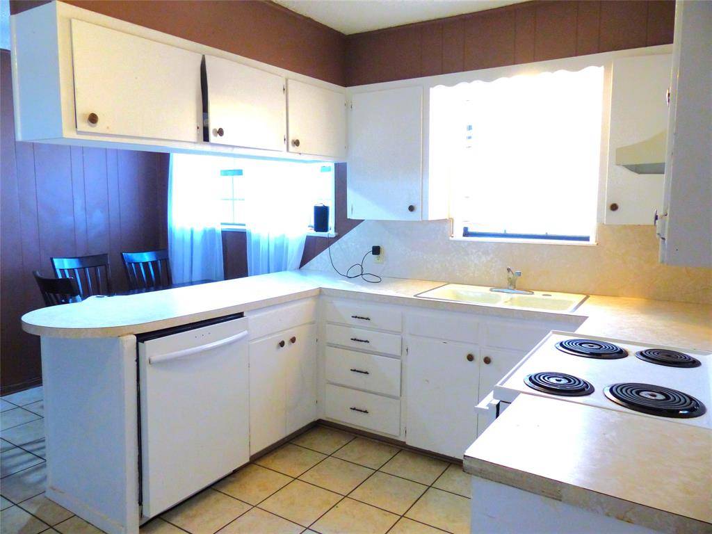 Brady, TX 76825,115 South