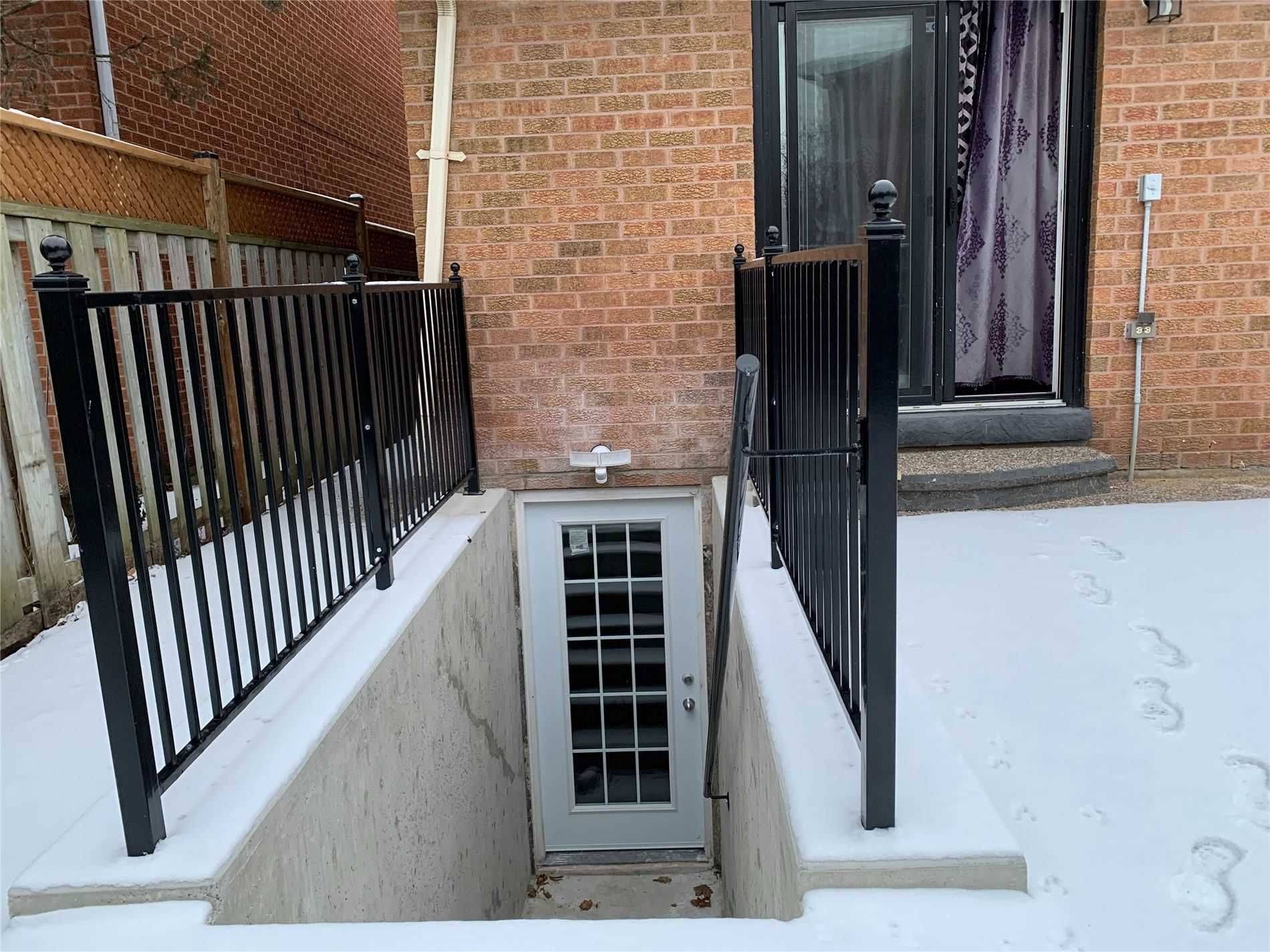 Mississauga, ON L5N 5Y9,6249 Prairie CIR #Lower