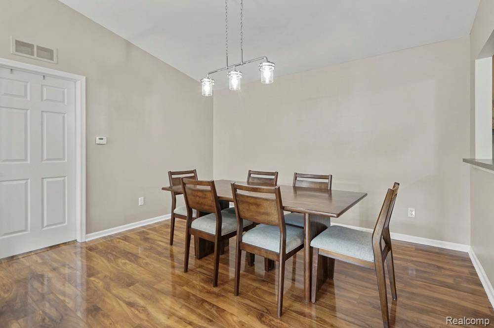 Macomb, MI 48044,16417 CHATHAM DR