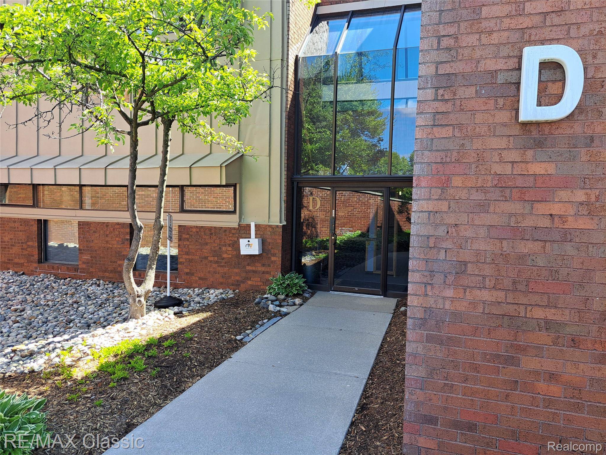 MI 48334,32905 W 12 MILE RD W #130