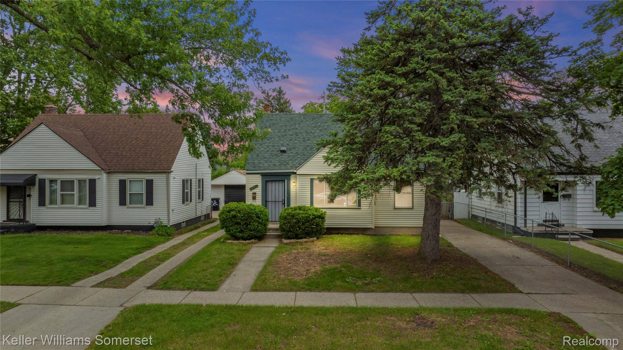 Detroit, MI 48219,19020 Shiawassee DR