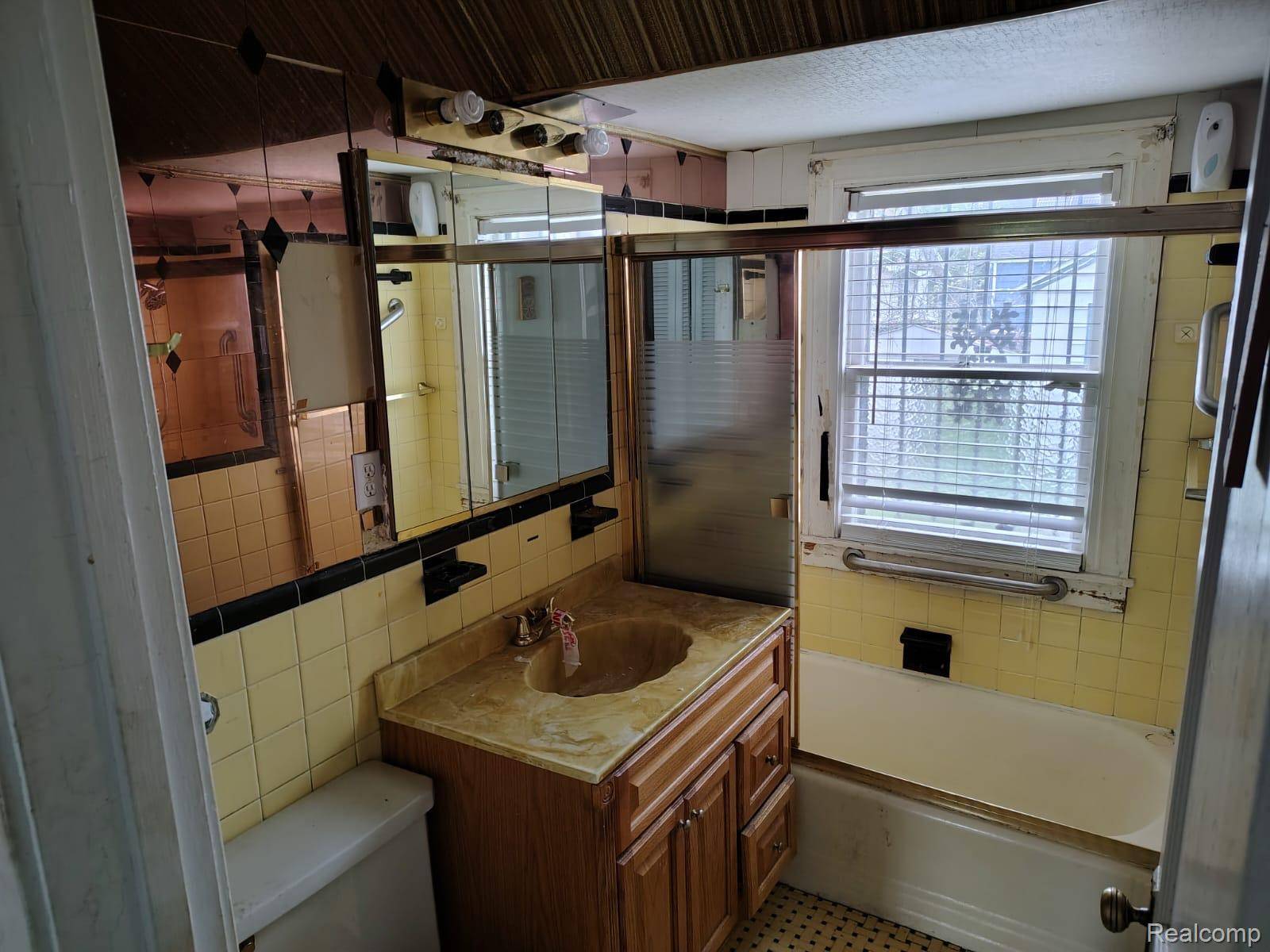 Flint, MI 48505,605 E Baltimore BLVD