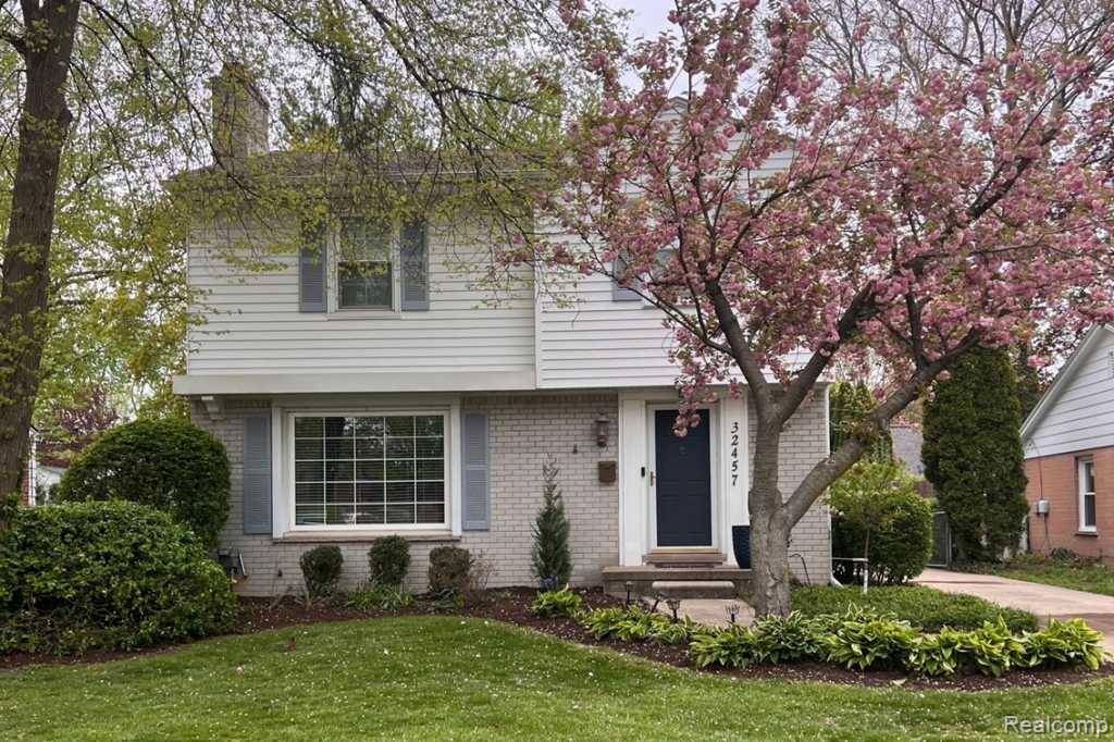 Beverly Hills, MI 48025,32457 Sheridan DR