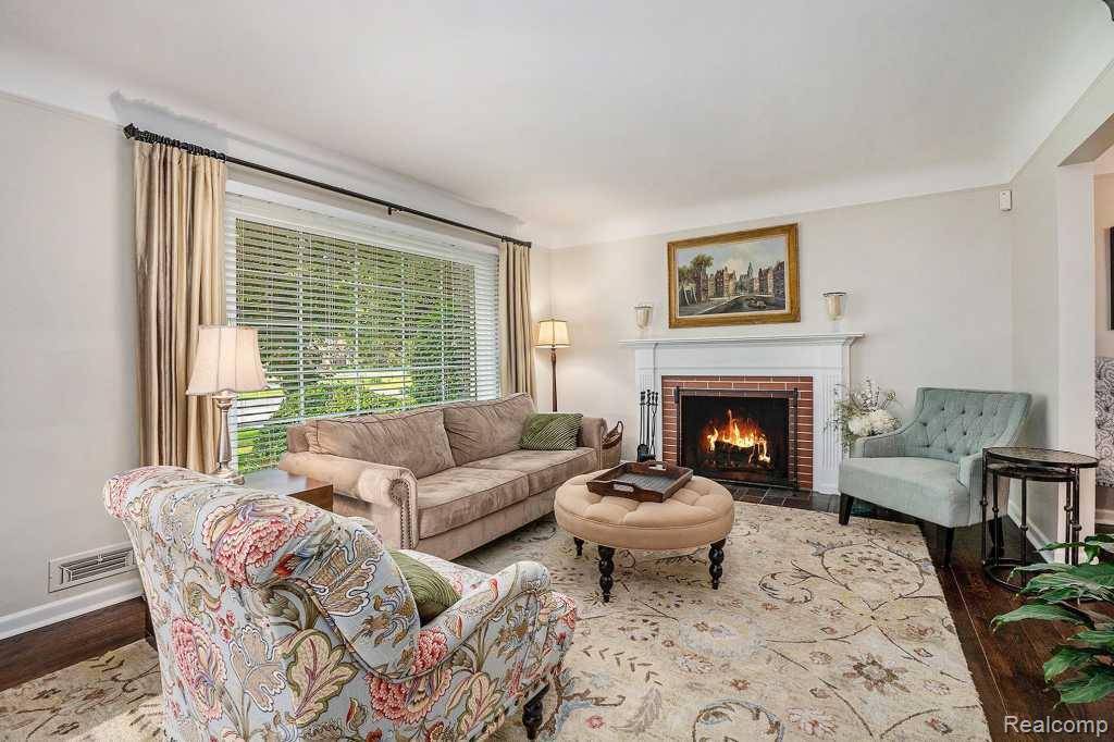 Beverly Hills, MI 48025,32457 Sheridan DR