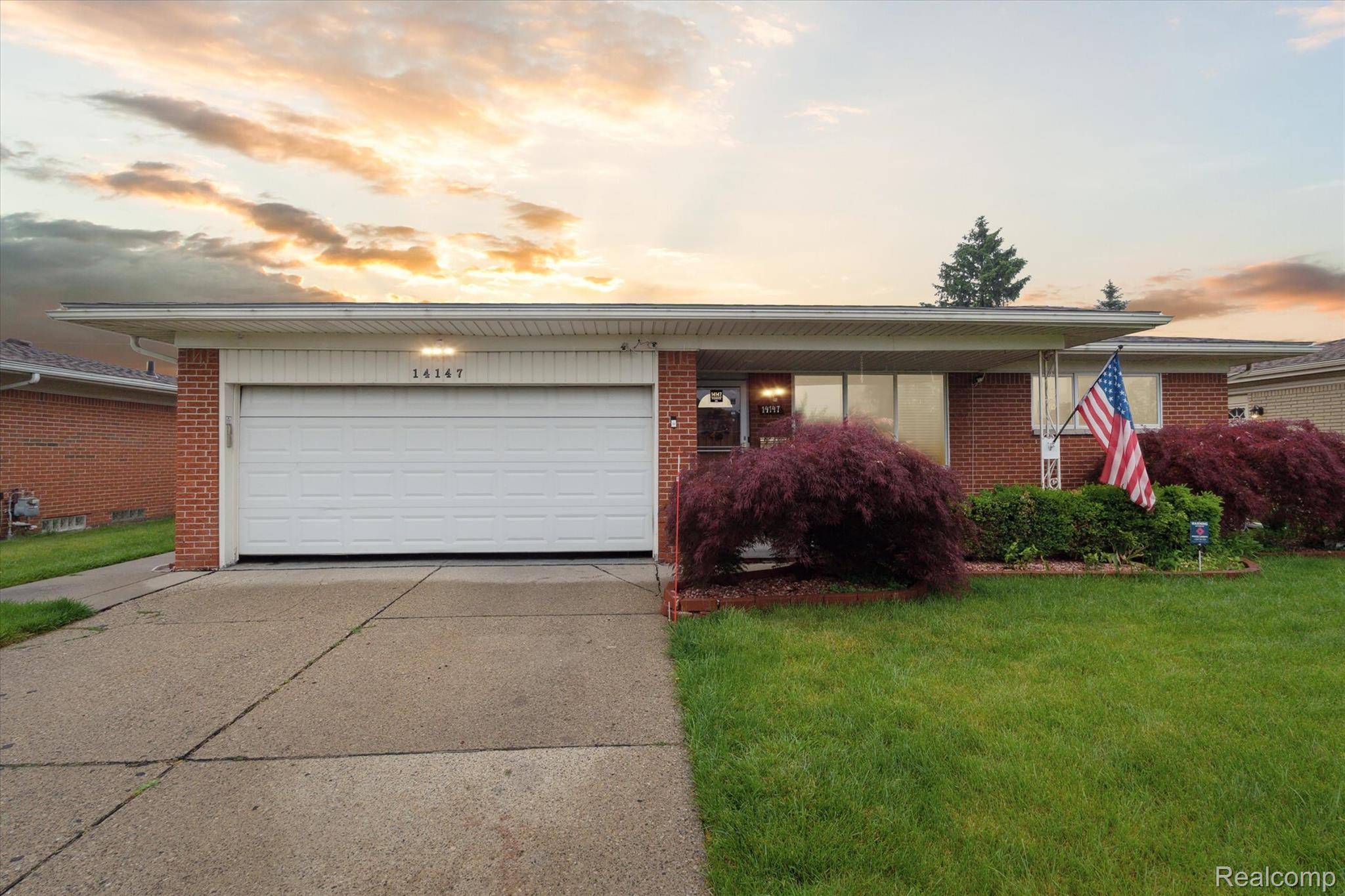 Warren, MI 48088,14147 Ivanhoe DR