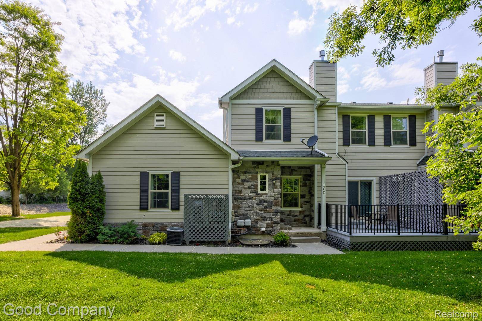 Lake Orion, MI 48360,1724 Barrington CT