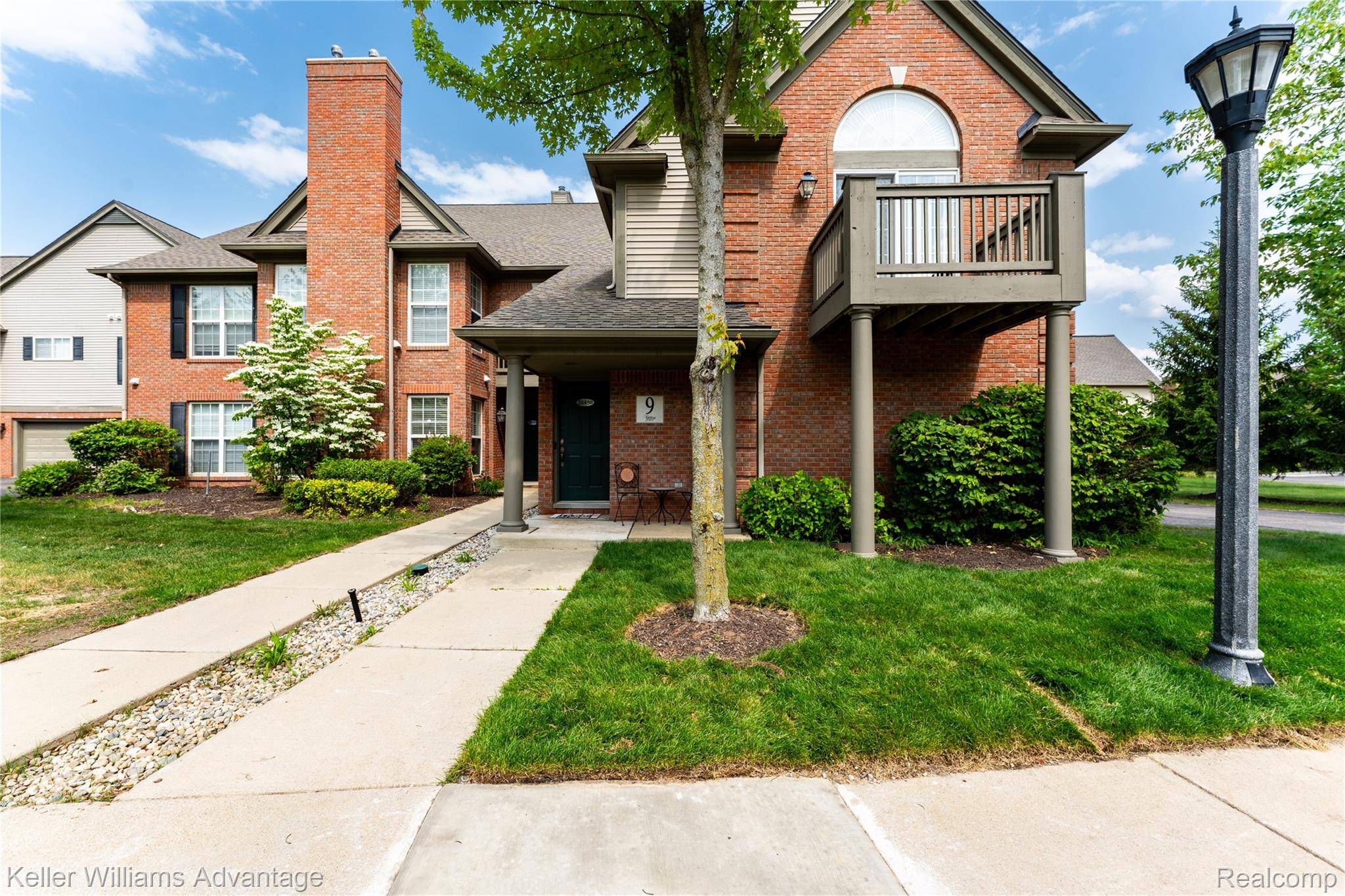 Novi, MI 48377,28498 Carlton Way DR