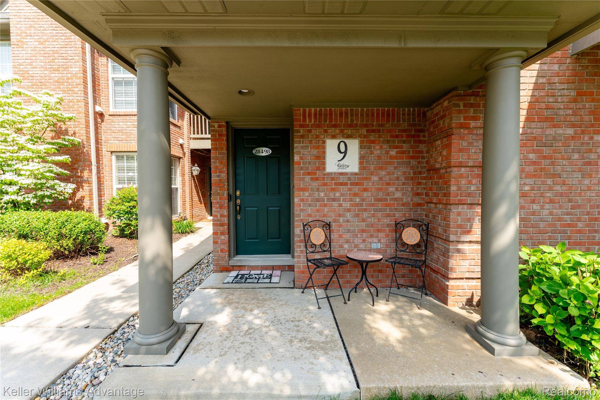 Novi, MI 48377,28498 Carlton Way DR