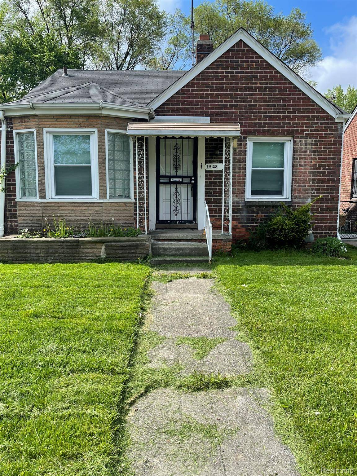 Detroit, MI 48224,9205 McKinney ST