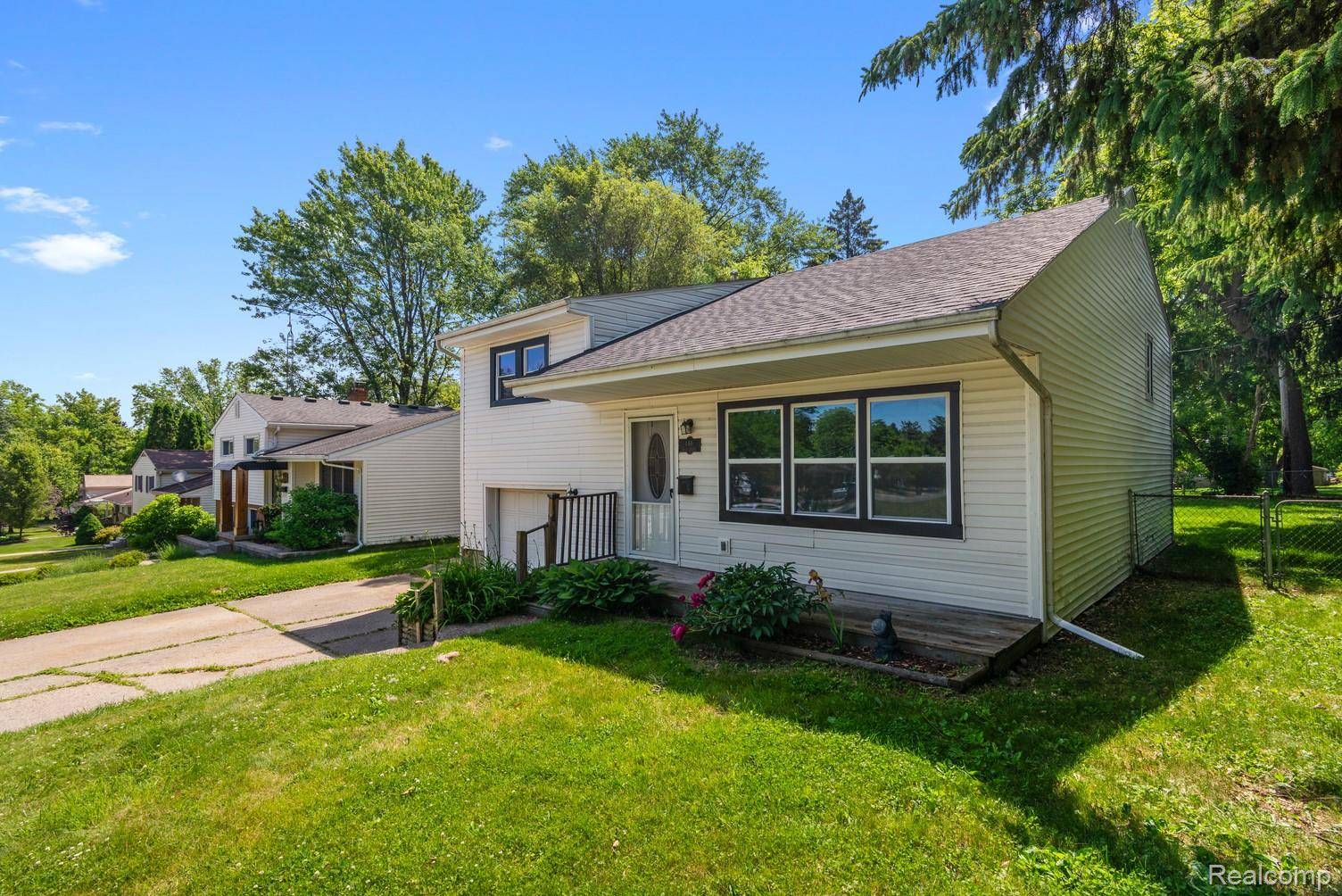 Grand Blanc, MI 48439,146 Grant ST