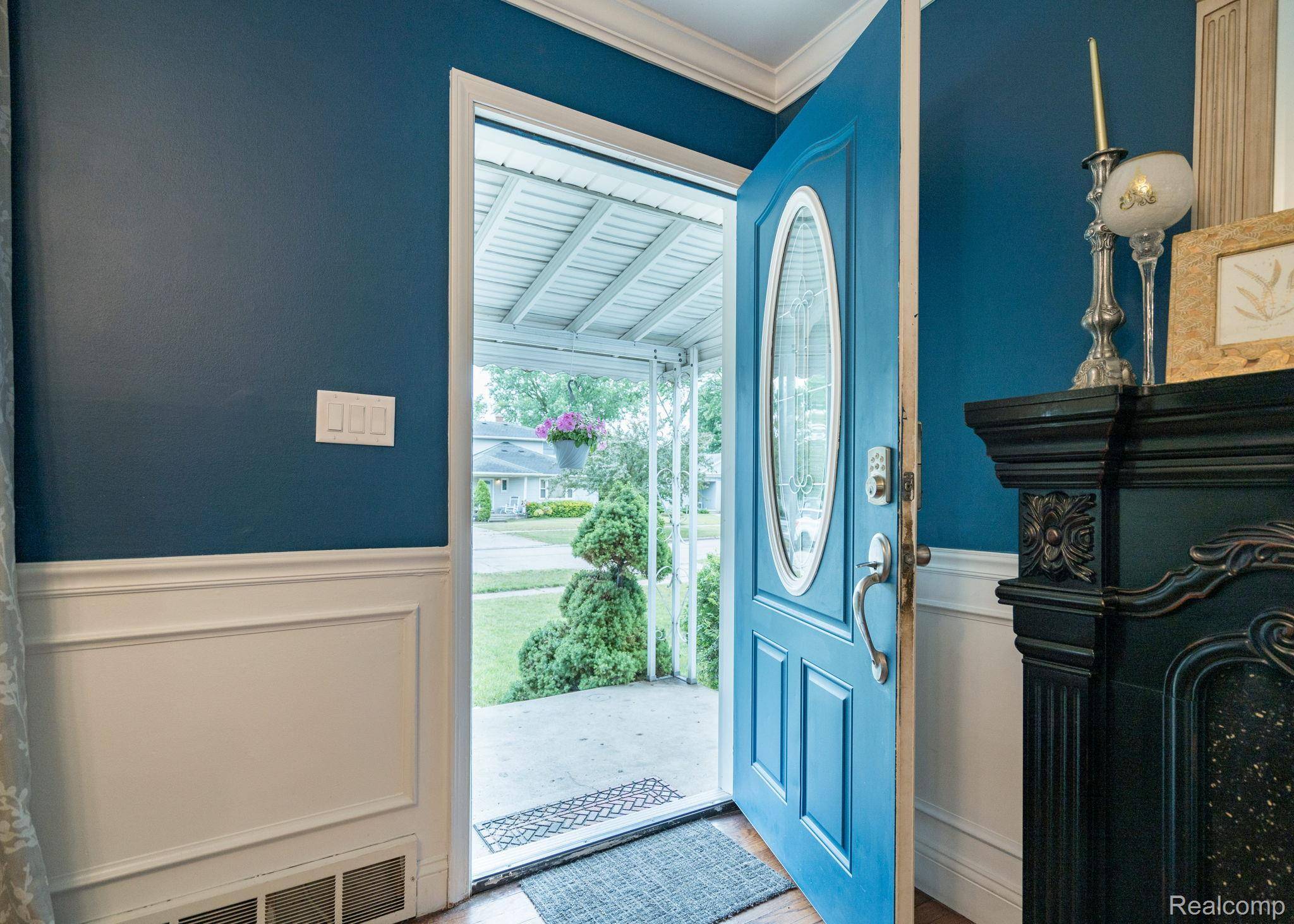 Royal Oak, MI 48073,625 Whitcomb AVE