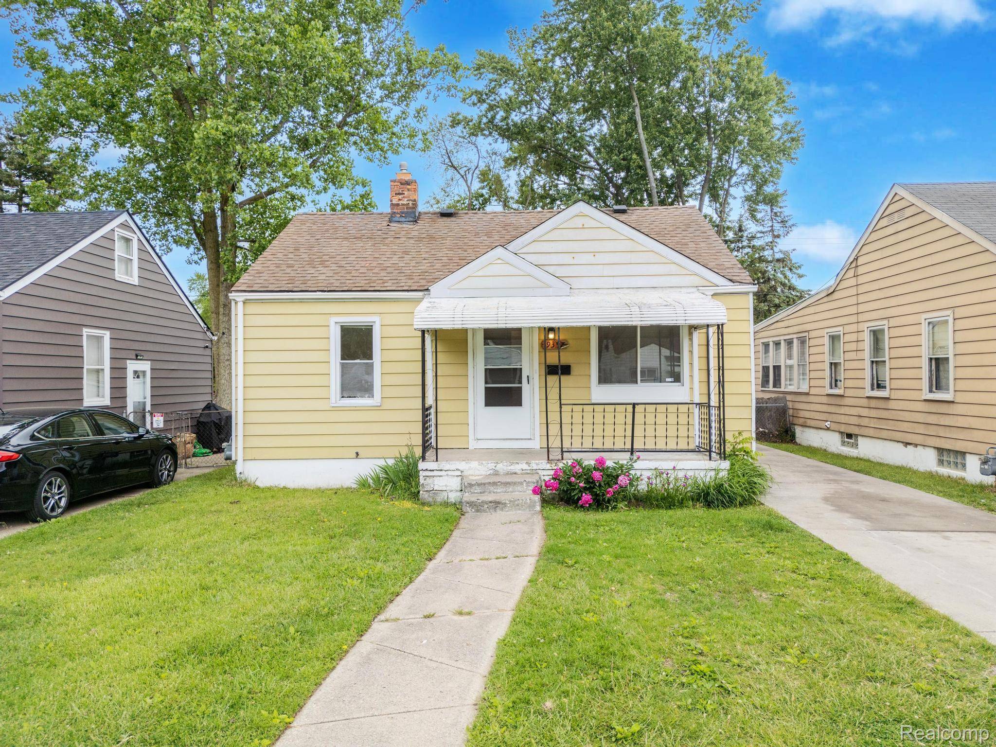 Redford, MI 48240,19357 Indian