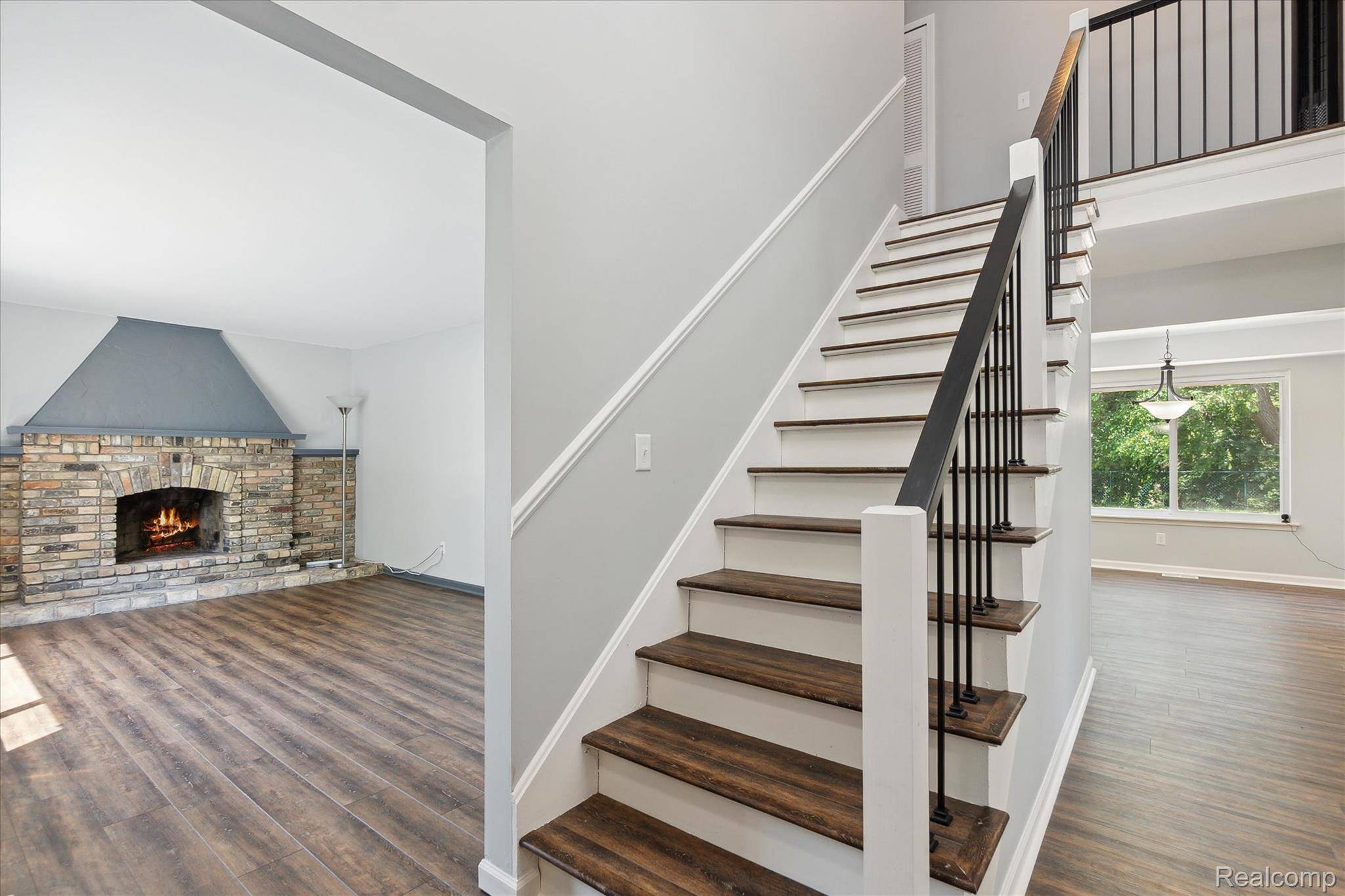 Durand, MI 48429,402 N Hampton DR