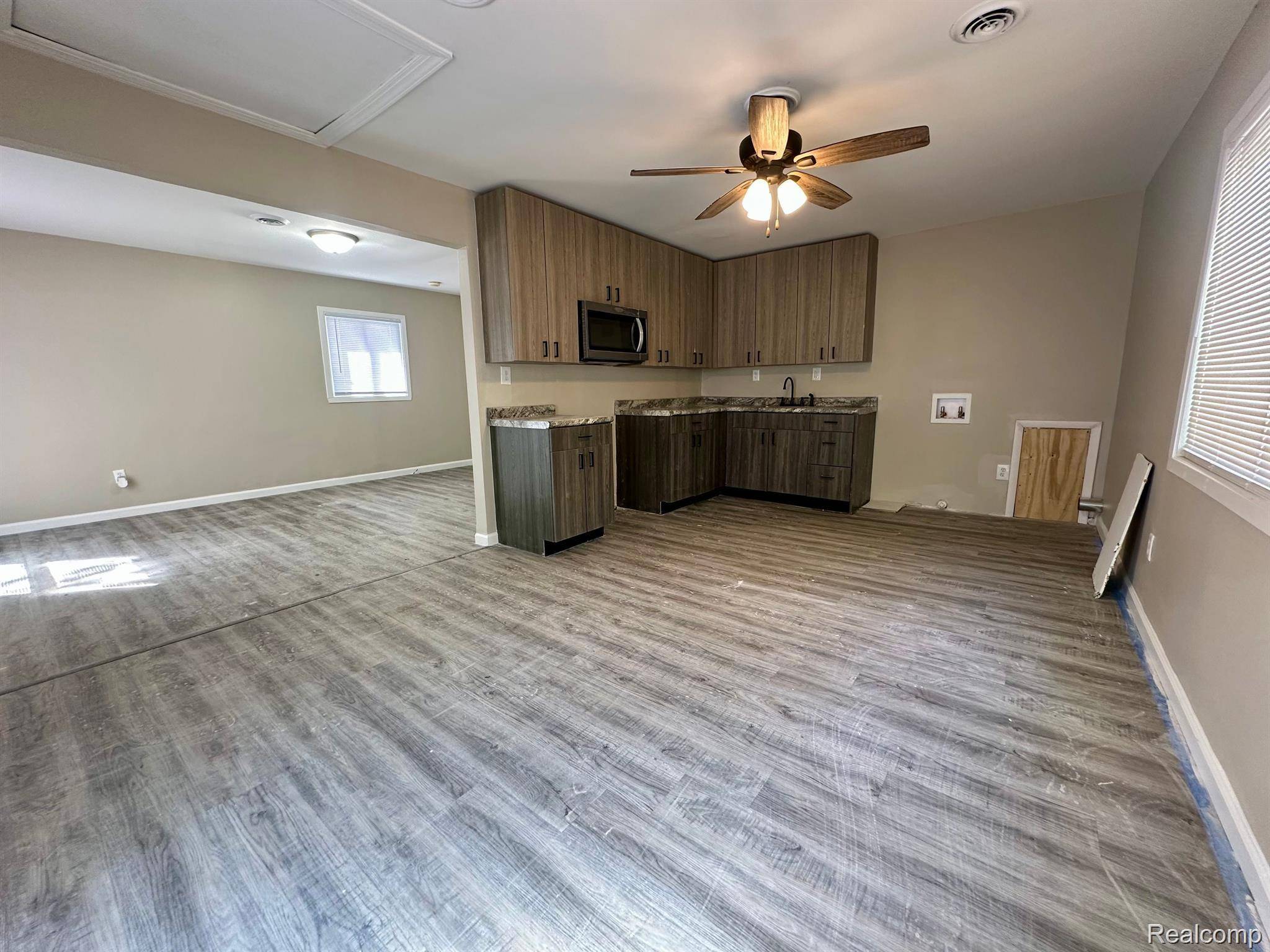 Detroit, MI 48223,13955 DOLPHIN ST