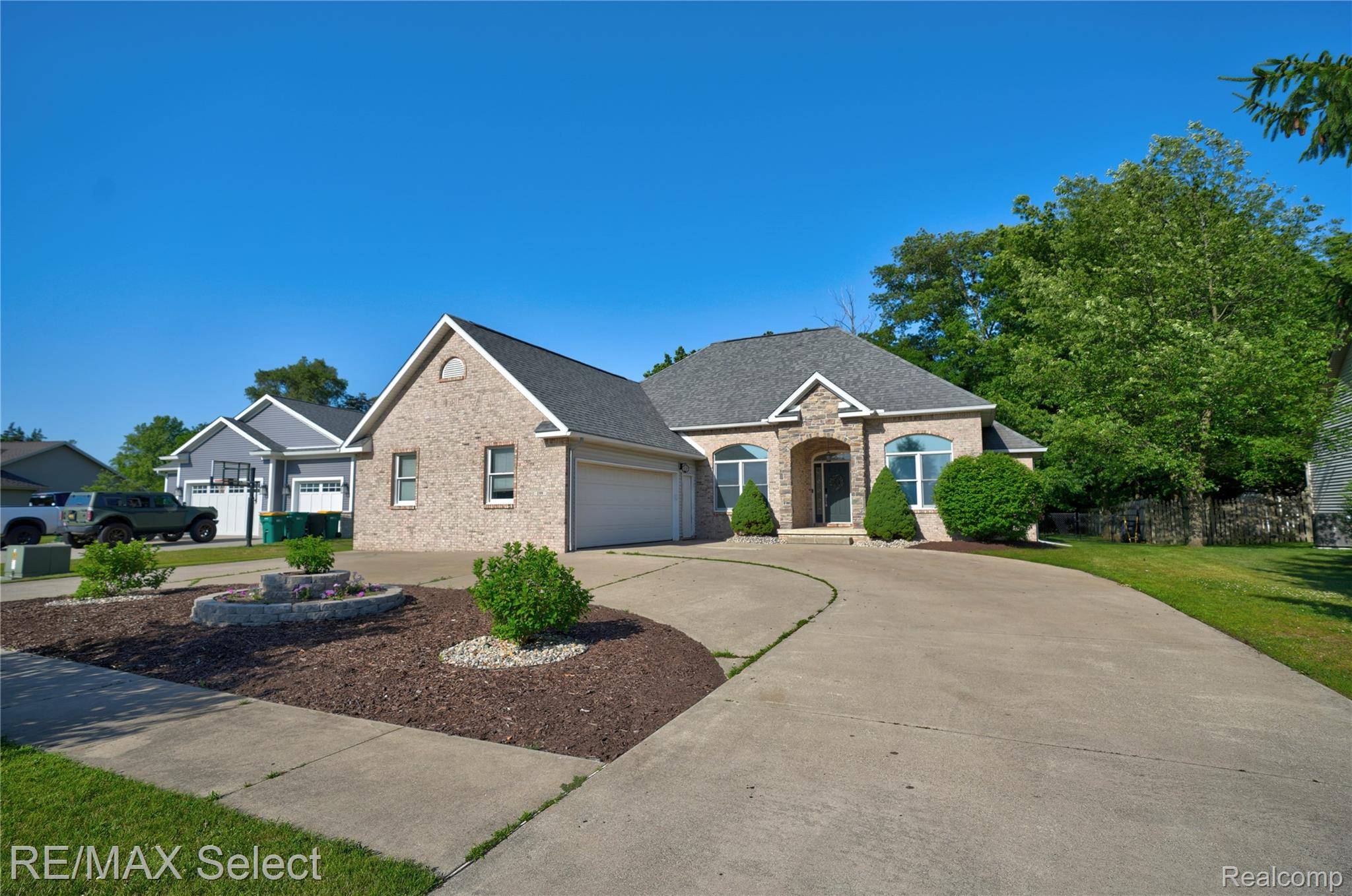 Flushing, MI 48433,199 BROOKSIDE DR