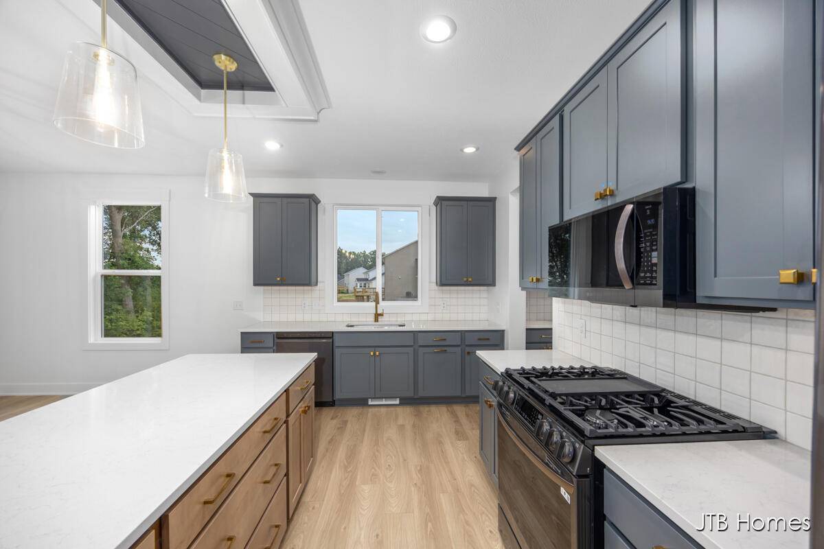 Lowell, MI 49331,1404 Kimber DR #124