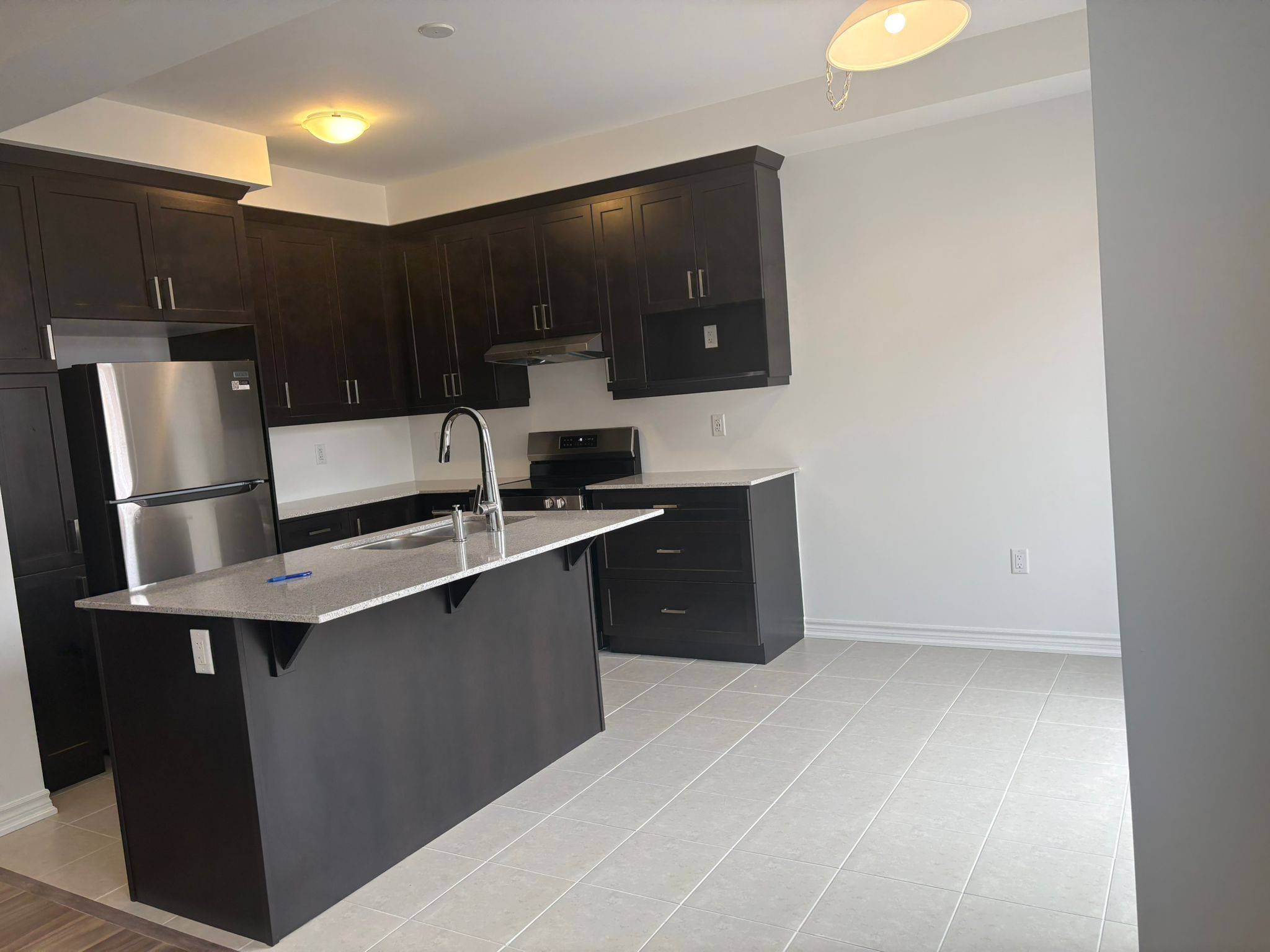 Barrie, ON L9J 0B7,228 Greer ST