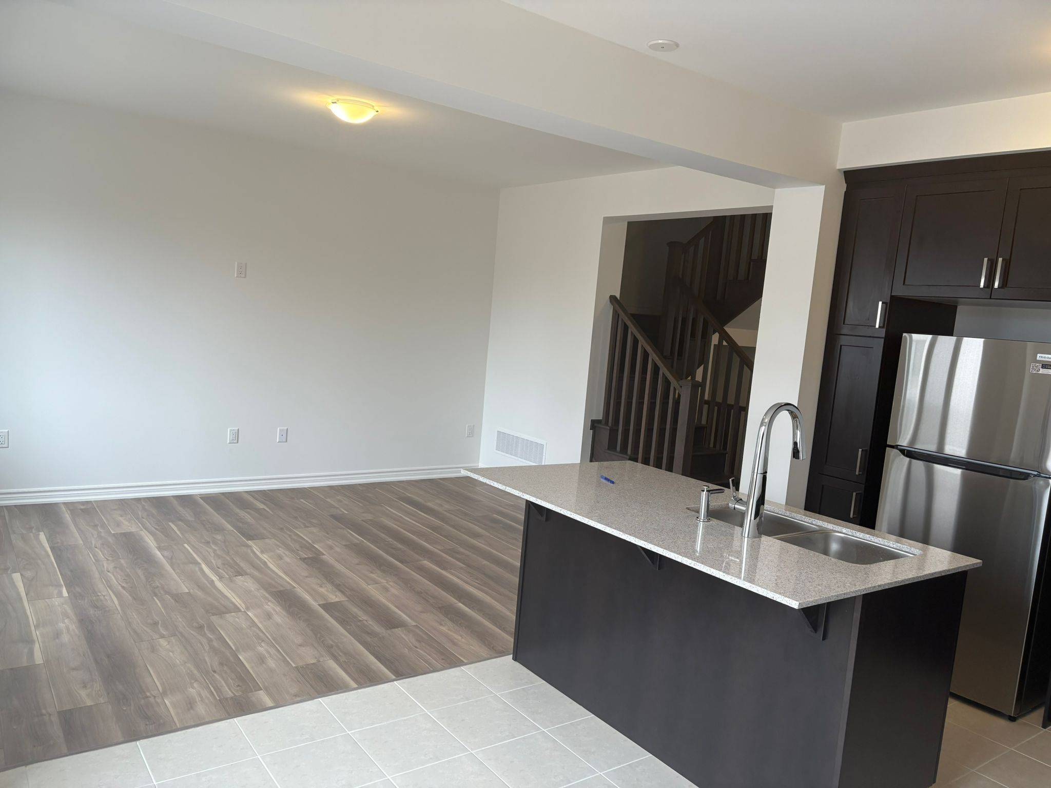 Barrie, ON L9J 0B7,228 Greer ST