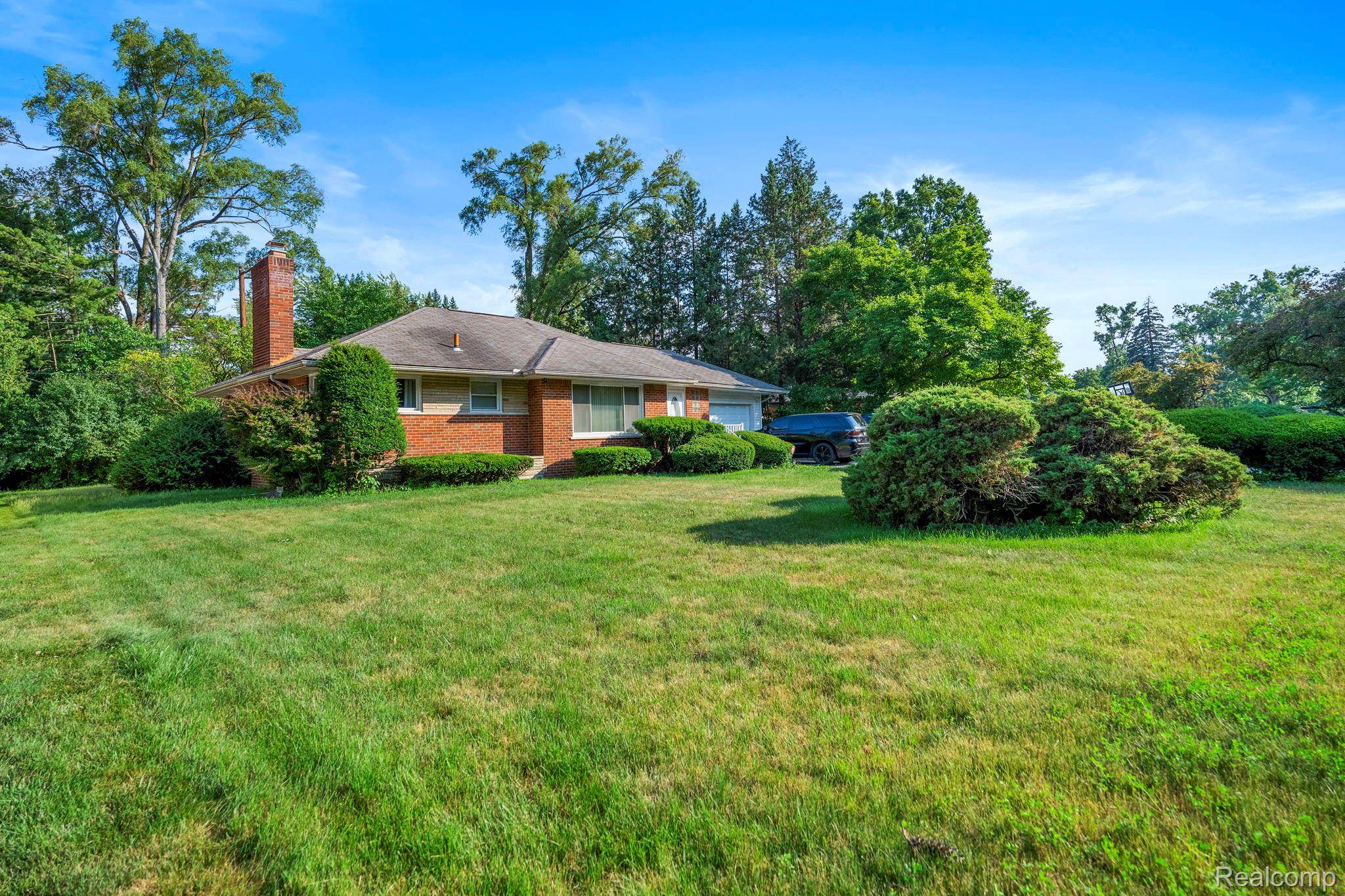 Southfield, MI 48075,18527 George Washington DR