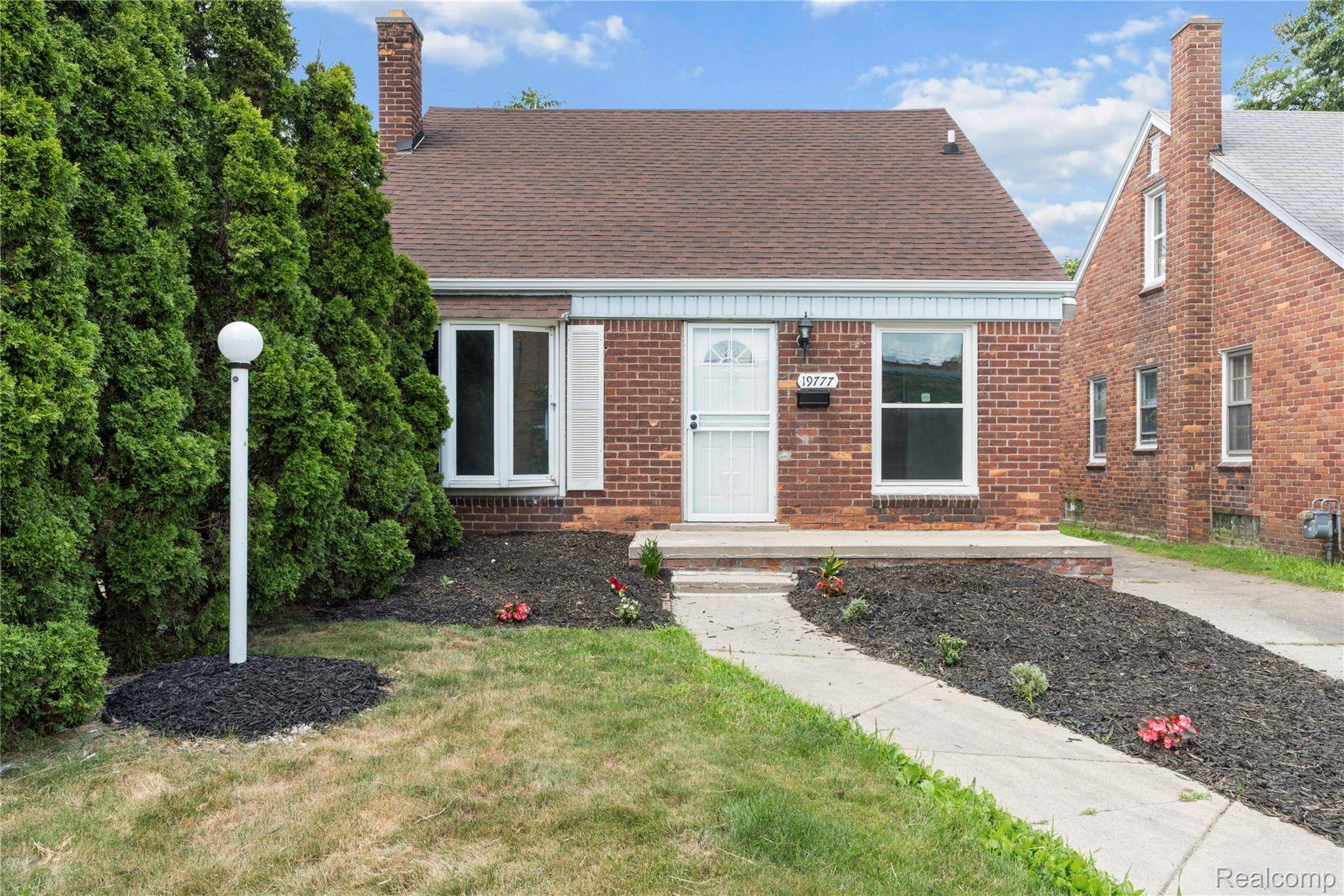 Detroit, MI 48221,19777 Santa Rosa DR