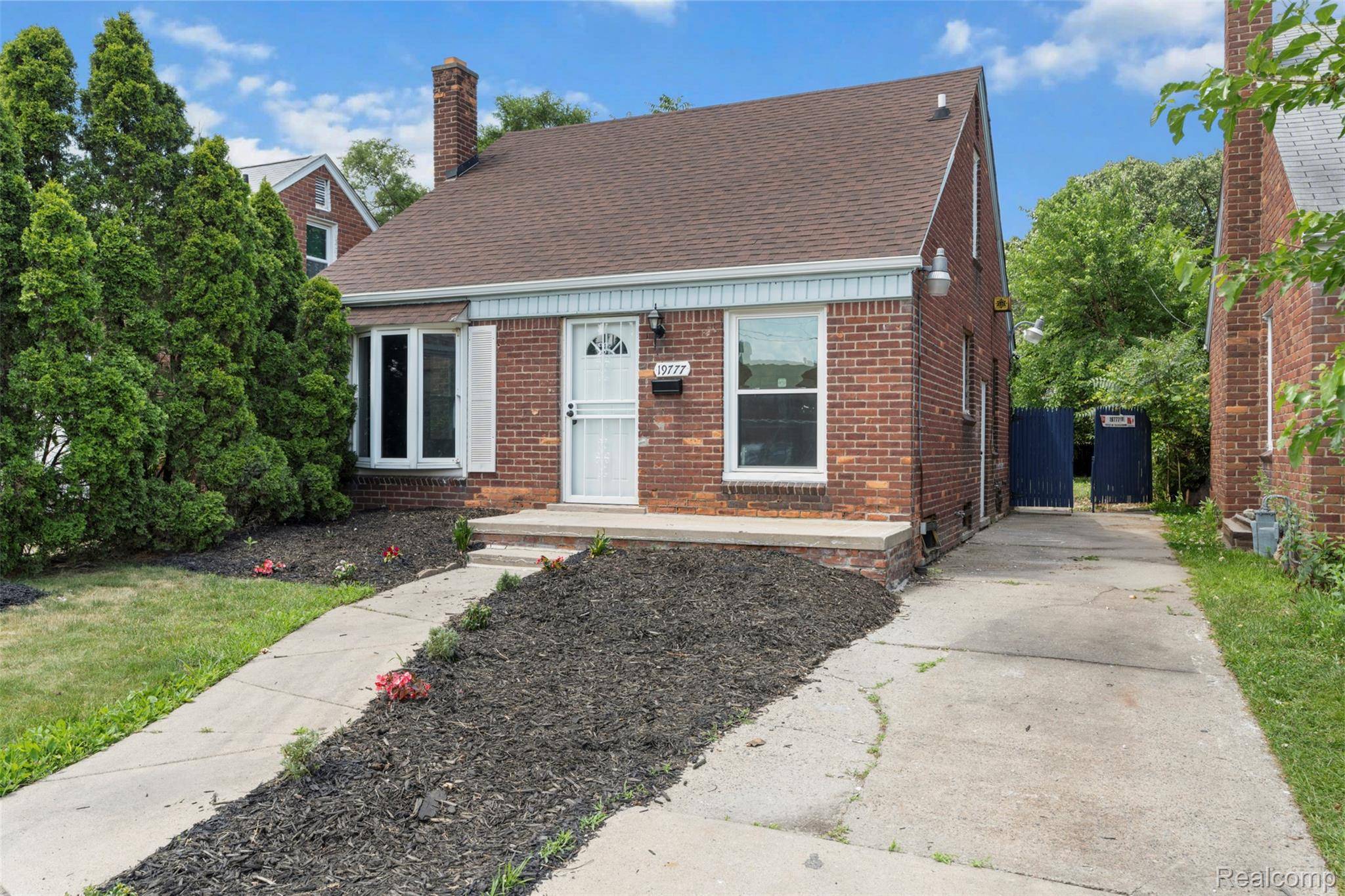 Detroit, MI 48221,19777 Santa Rosa DR